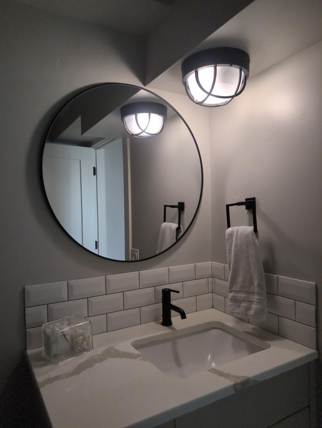HARRITPURE Round Mirror 30 Black Wall Mounted Circle Mirrors | Vanity Mirror with Aluminum Alloy Frame, Modern Decoration for Bathroom, Living Room, Vanity, Bedroom, Entryway customer photo 2