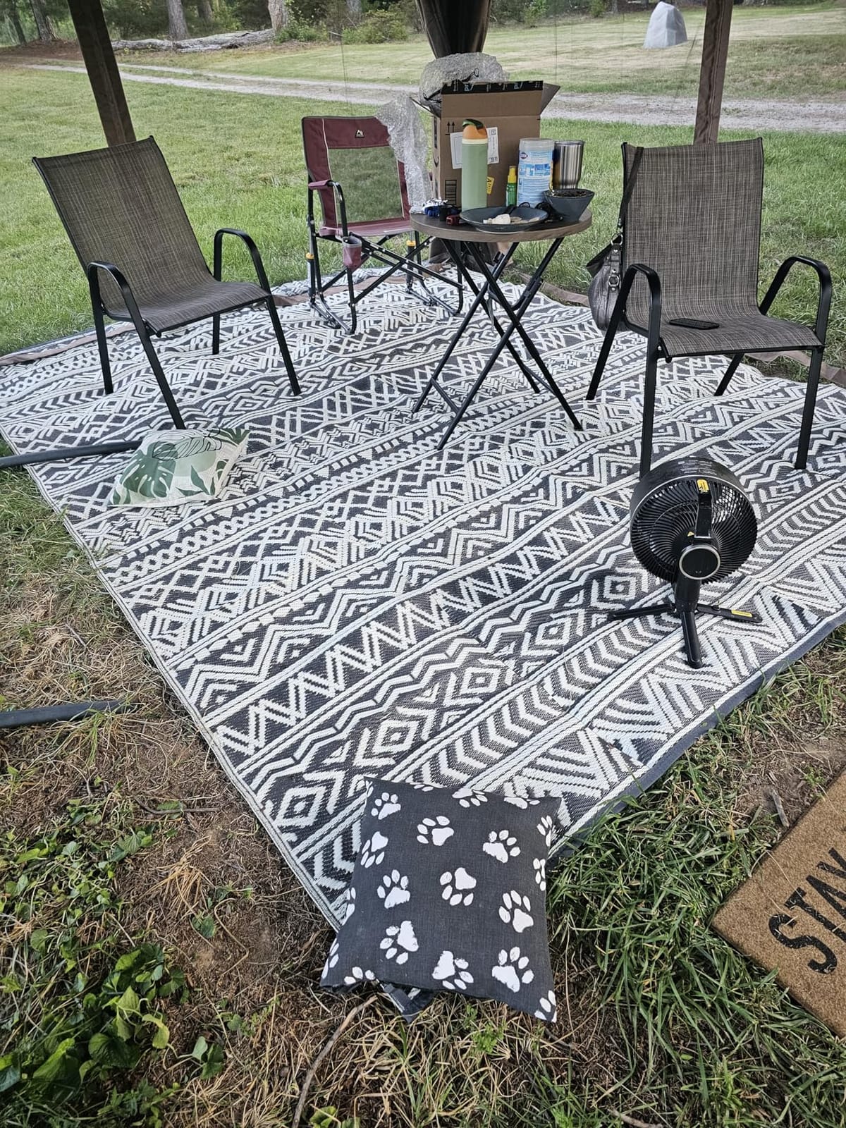 MontVoo Outdoor Rug Carpet Waterproof 5x8 Outdoor Patio Rug Mat Reversible Plastic Straw Outdoor Rug for RV Camping Picnic Beach Balcony Boho Grey customer photo 1