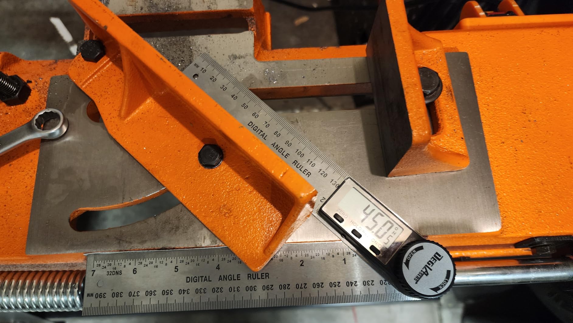 WEN Metal Band Saw with Stand (BA4664), Black customer photo 1