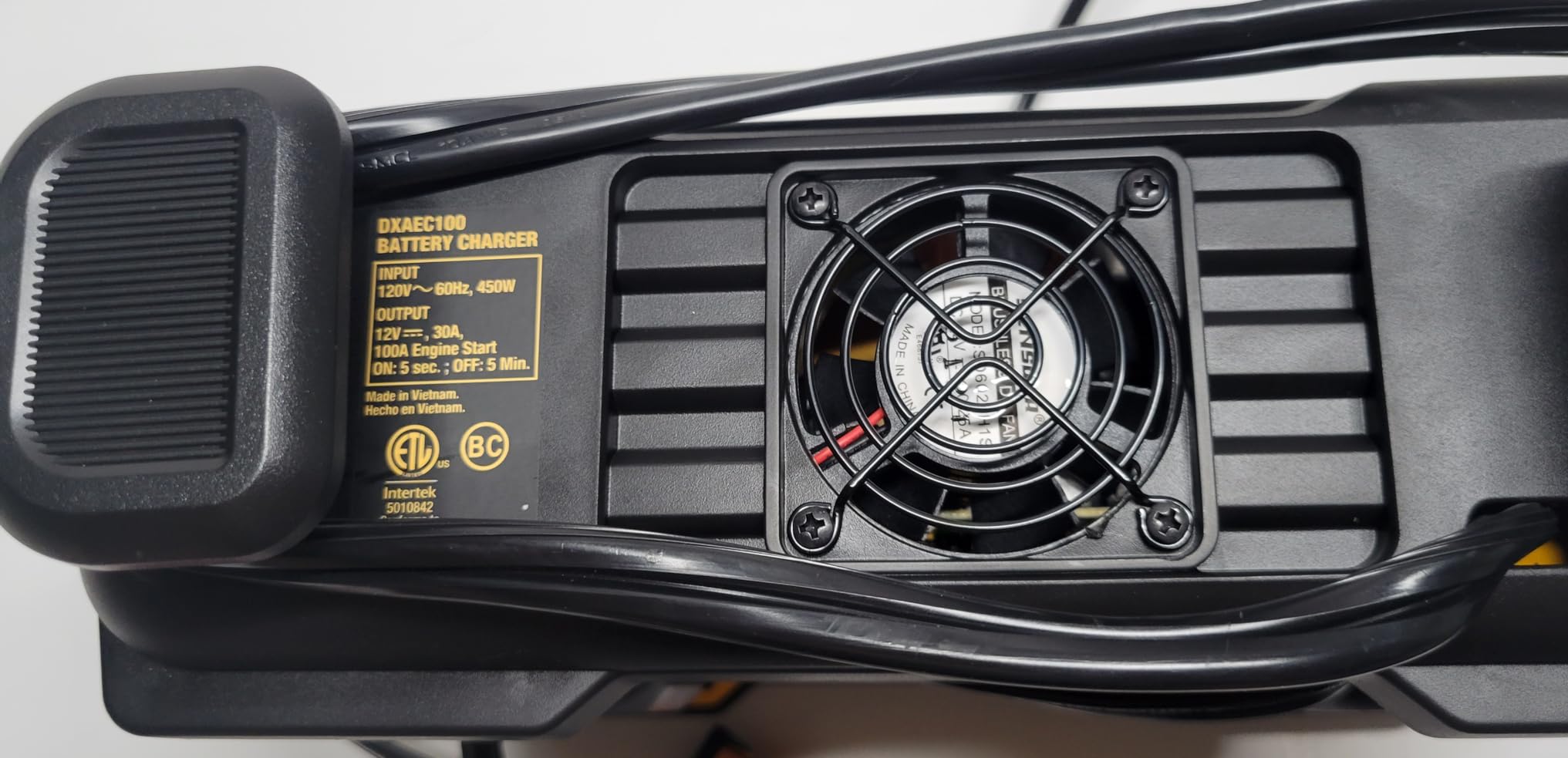 DeWalt DXAEC100 30 Amp Battery Charger, for Vehicles | 100 Amp Engine Start, 30 Amp Charger, 3 Amp Maintainer customer photo 2