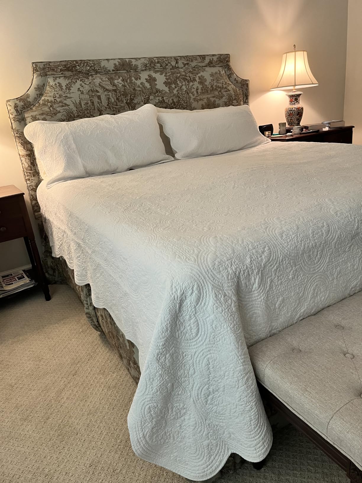 Cozy Line Home Fashions 100% Cotton Victorian Medallion Solid White Matelasse Embossed Bedding Quilt Set, Reversible Lightweight Bedspread, Coverlet for All Season (Blantyre - White, Queen - 3 piece) customer photo 2