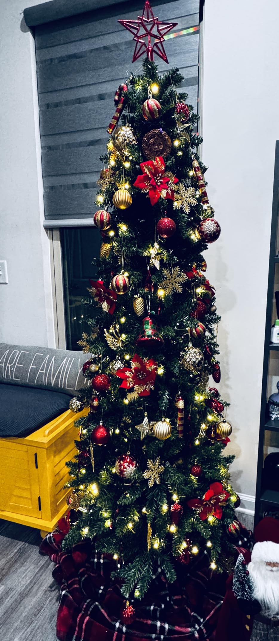 SHareconn 6ft Prelit Pencil Hinged Christmas Tree with Multi-Color Lights | Remote & Timer, 669 Realistic Dense Branch Tips, Includes Stand, Easy Setup, Ideal Xmas Decor for Home and Office, Green customer photo 1