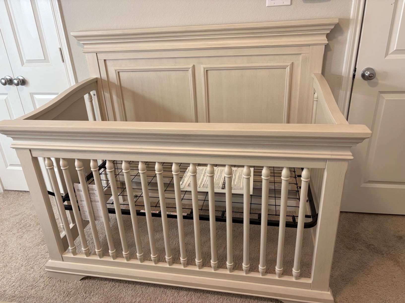Sorelle Furniture Portofino Crib, Classic 4-In-1 Convertible Crib, Brushed Ivory Crib Made of Wood, Non-Toxic Finish, Wooden Baby Bed, Toddler Bed, Child's Daybed and Full-Size Bed customer photo 1