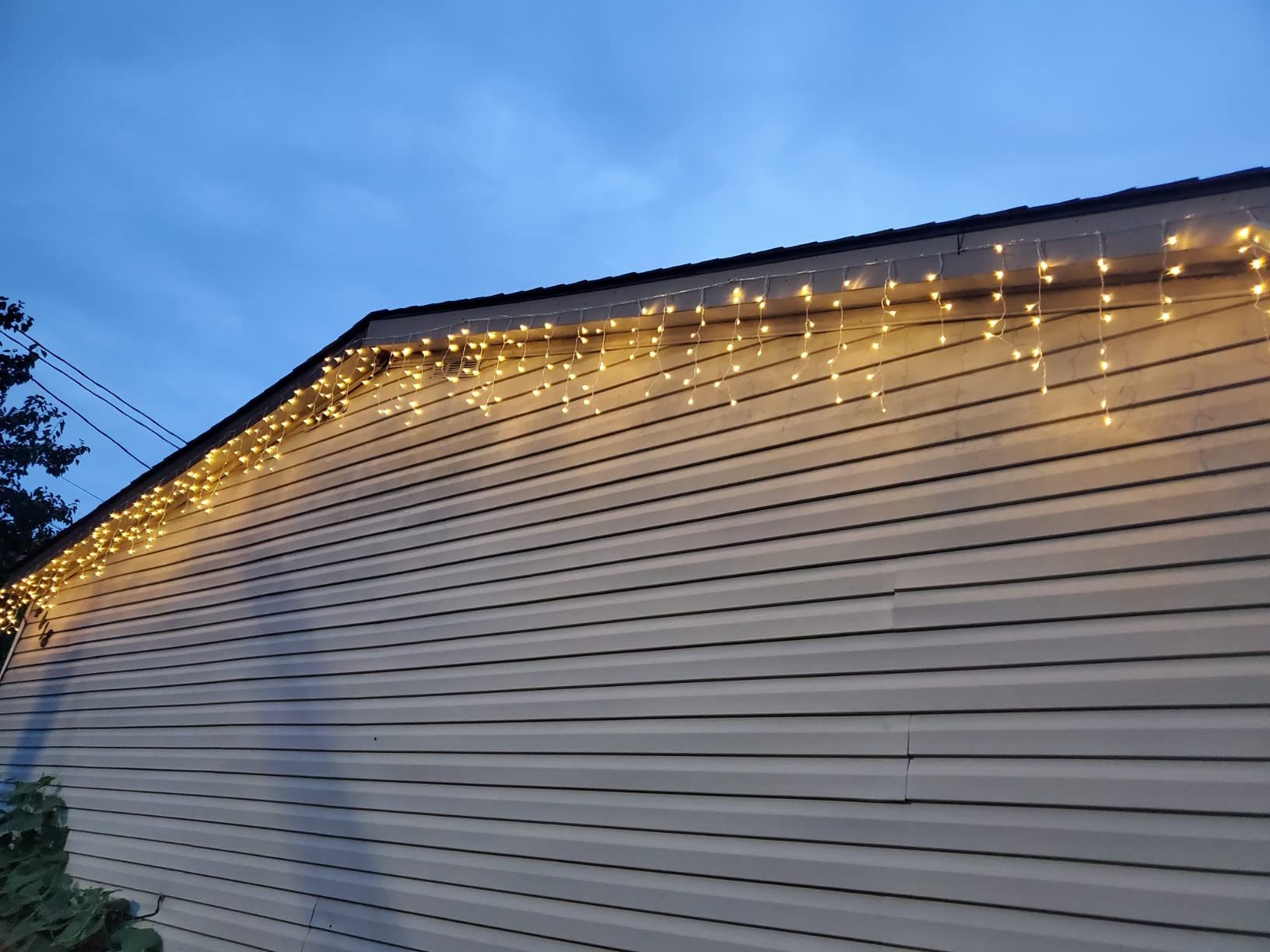 BLOFUN LED Lamps Outdoor Icicle Lights, 32.8 ft 400 LED - 8 Modes Curtain String Lights for Indoor/Outdoor, Wedding, Party, Holiday customer photo 1