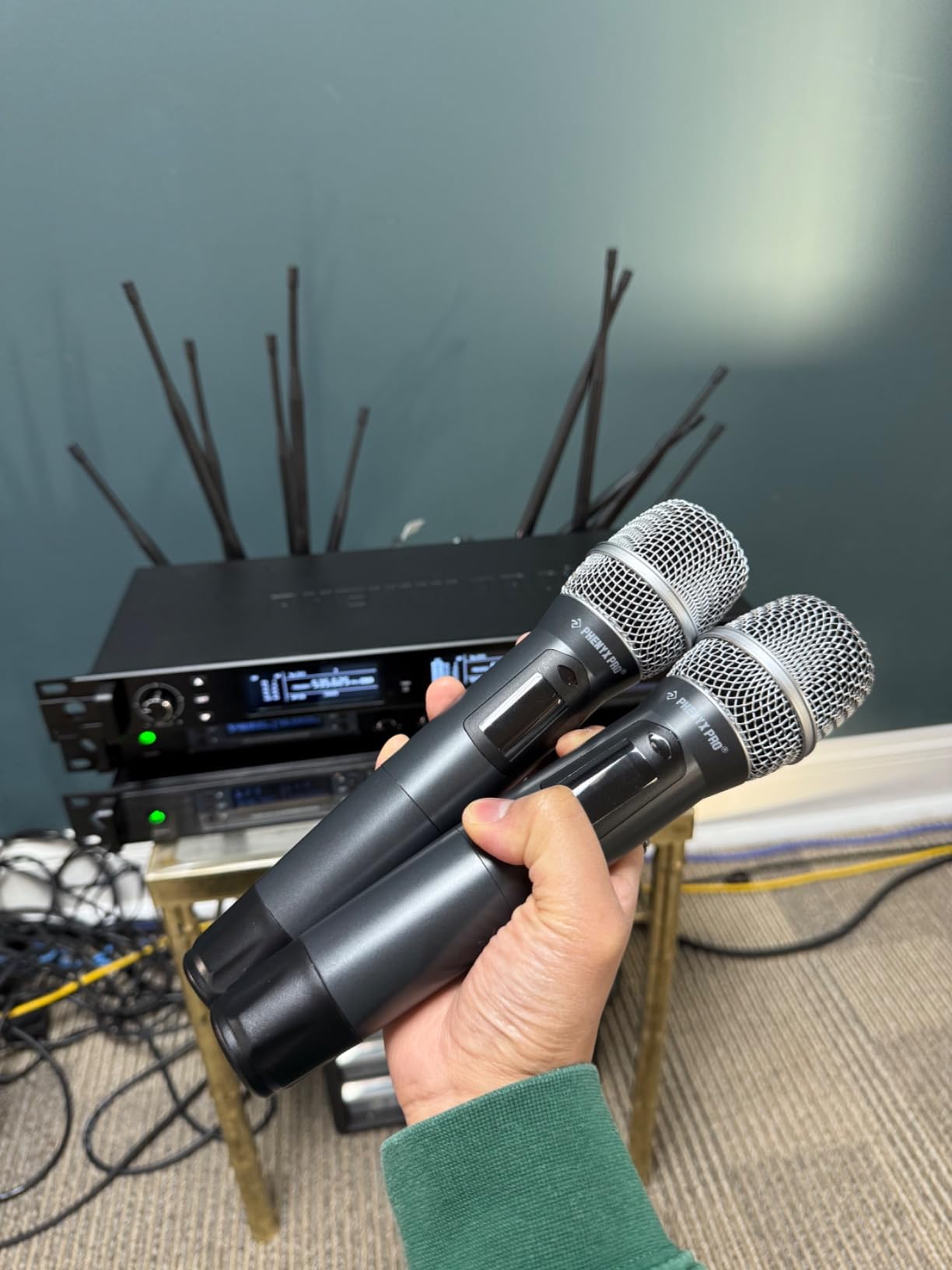 Phenyx Pro Dual UHF True Diversity Wireless Microphone System PTU-2U-2H | Auto Scan, 2 x 1000 Channels, 328 ft Range, Quick IR Sync, Dual Handheld Mics for Stage, Studio, Church, Wedding, DJ Events customer photo 1