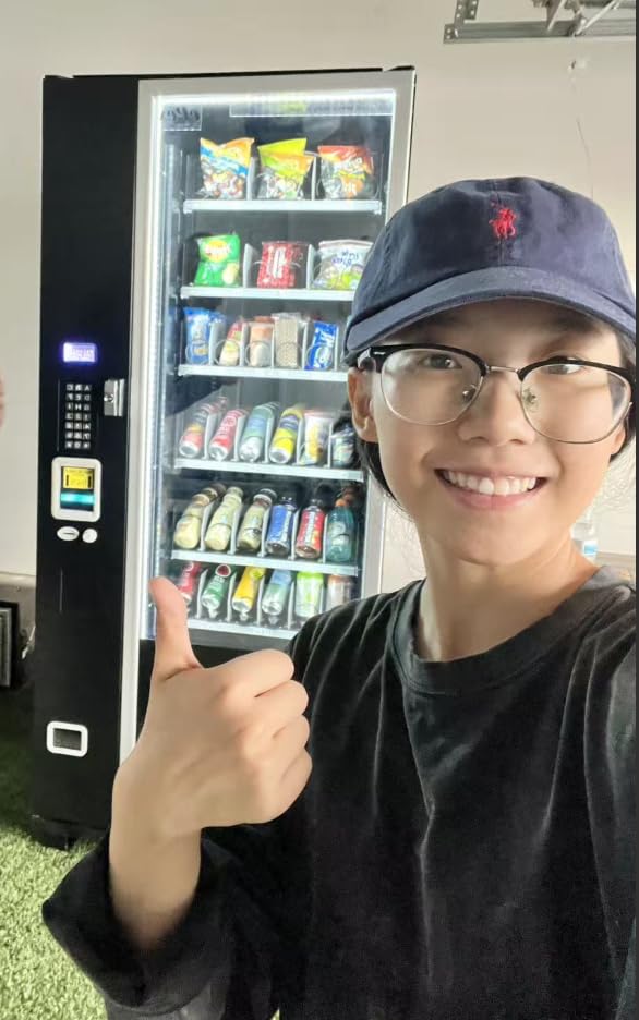 EPEX Snack Beverage Combo Vending Machine with LED Glass Front customer photo 2