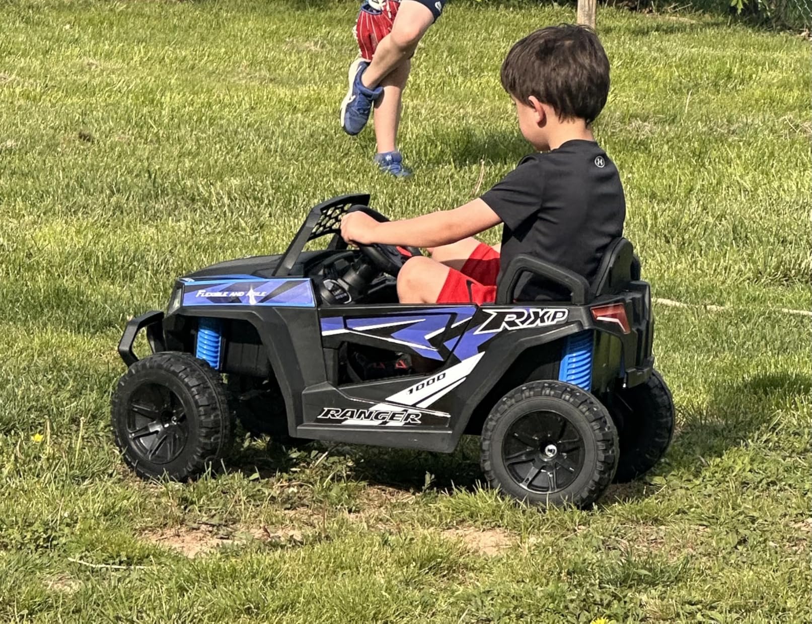 TOBBI 12V Kids Electric Driving Toy Truck, Powered UTV for Toddler Aged 3-6 | 25W Dual Motors, Safety Belt, Ride On, 4 Wheels Battery Powered Off-Road Vehicle, Children Outdoor Adventure UTV customer photo 1