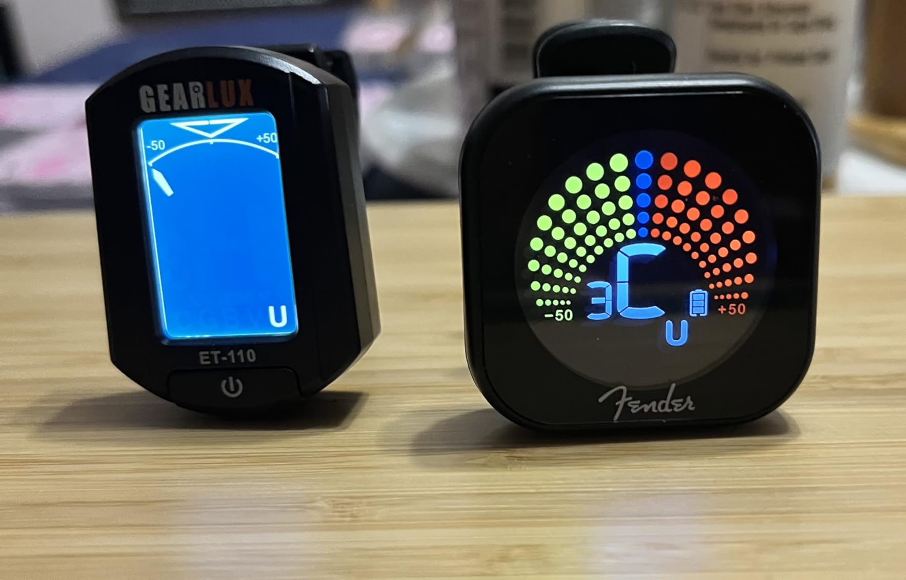 Fender Flash 2.0 Guitar Tuner Clip On, Rechargeable Guitar Tuner for 6 Strings, Battery and Micro USB Audio Charger Included, 4x3x2 Inches, 1 Count, Black customer photo 2