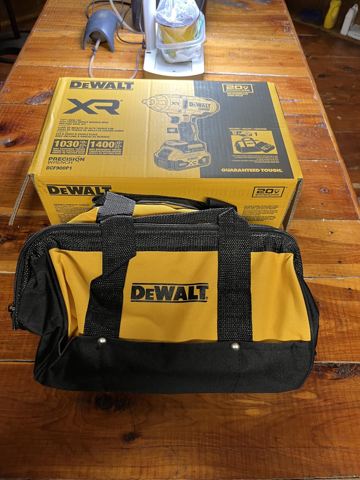 DEWALT 20V MAX Cordless Impact Wrench with Hog Ring Anvil, Brushless High Torque 1/2