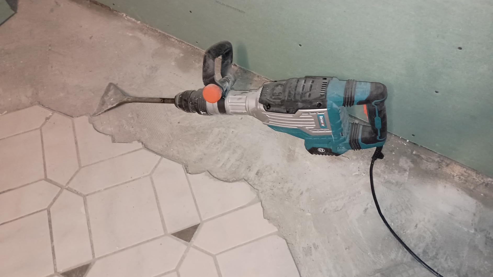 Berserker 1700W 25-Pound SDS-Max Demolition Jack Hammer 65H, 14-Amp Corded Electric Concrete/Pavement Breaker customer photo 1