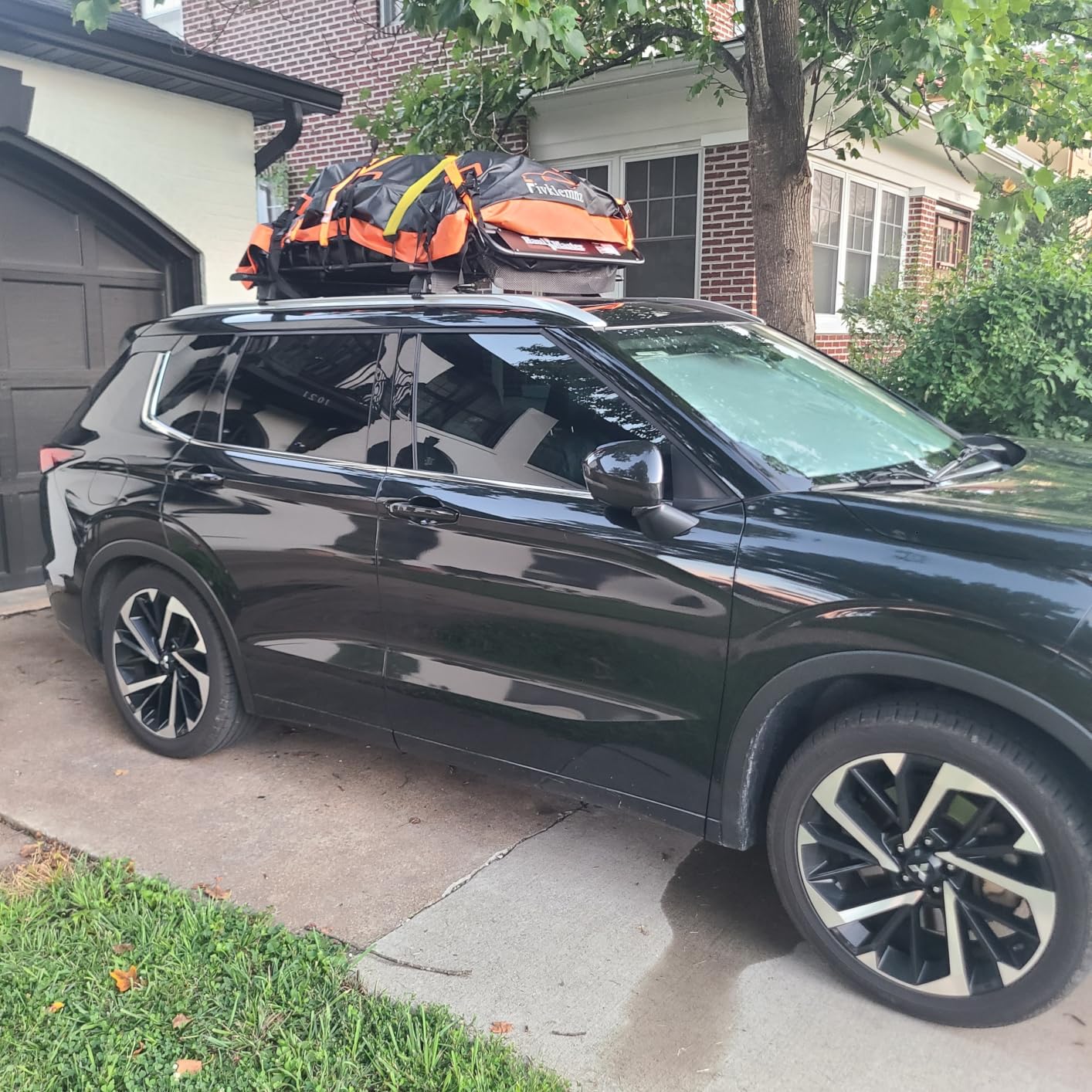 FIVKLEMNZ 21 Cubic Car Rooftop Cargo Carrier Roof Bag Waterproof for All Top of Vehicle with/Without Rack Includes Topper Anti-Slip Mat + Reinforced Straps + 6 Door Hooks + Luggage Lock customer photo 1