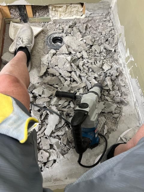 DongCheng 1-1/8 Inch SDS-Plus Rotary Hammer with 9.2A Motor, 3.6J Impact Energy, 5,000 BPM for Concrete & Demolition, Includes 3 Drill Bits, 2 Chisels, Case (Safety Clutch, 110V) customer photo 2