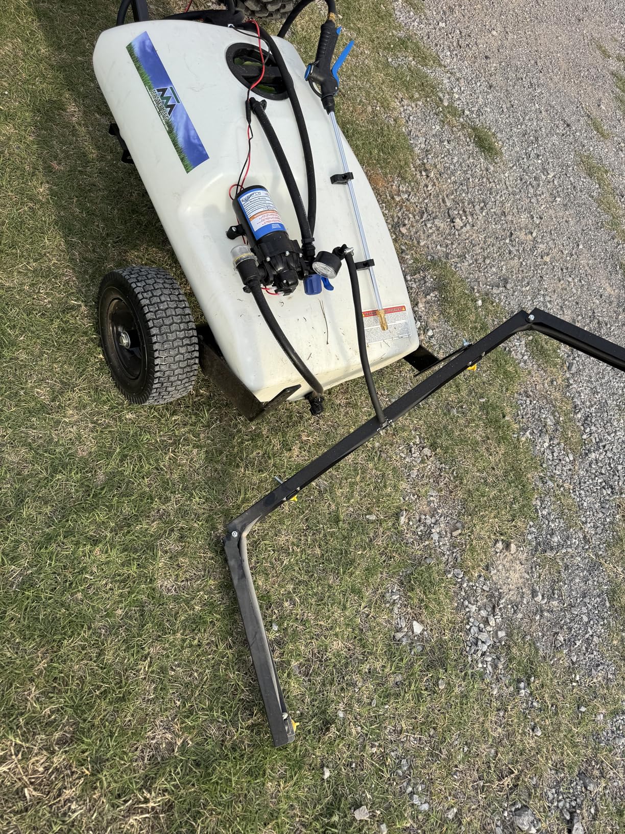 Master Mfg 24-Gallon Deluxe Pull-Behind Trailer Broadcast Sprayer - 7ft Swath, 2.2GPM, 70PSI Max customer photo 1