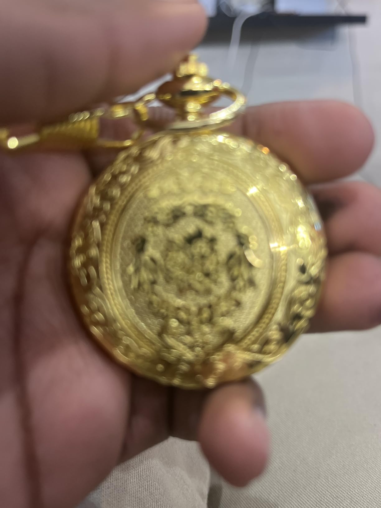 Large Decorative Flower Pattern White Roman Numeral Scale Quartz Pocket Watches for Men with Chain customer photo 2