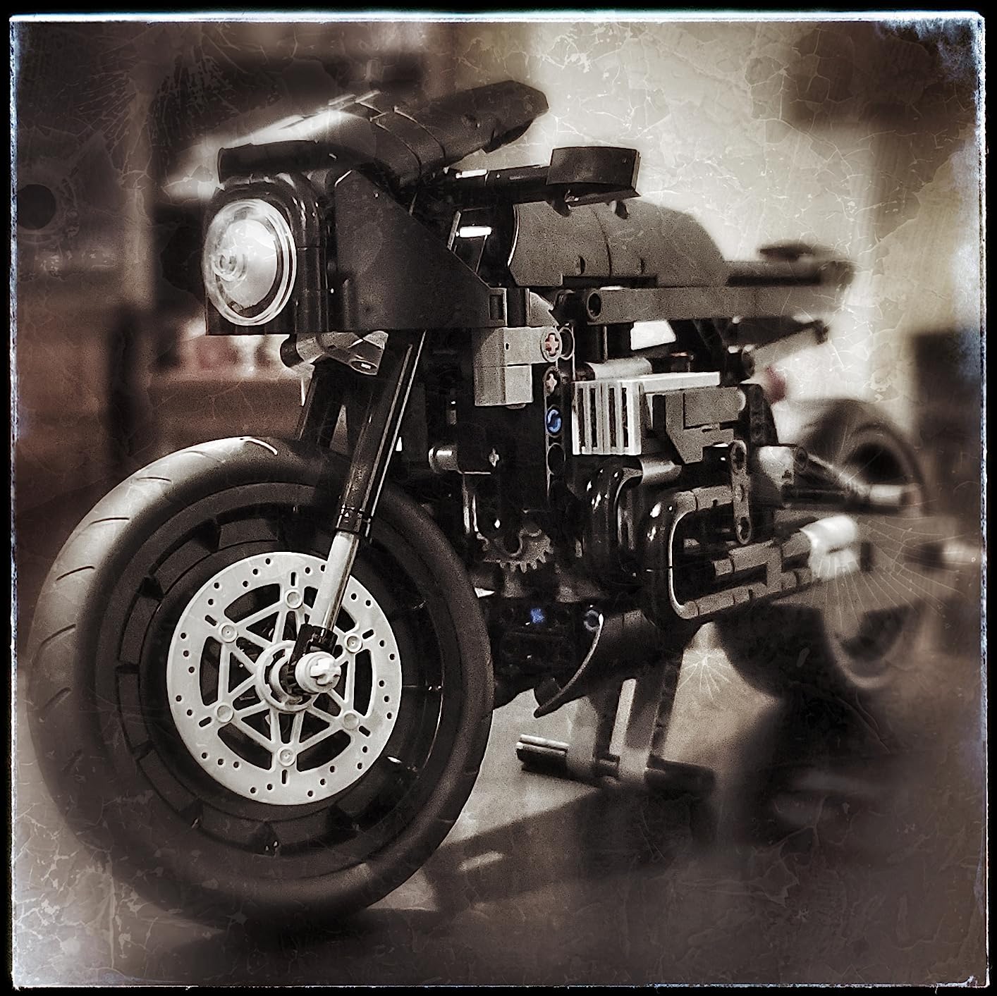 LEGO Technic The Batman - BATCYCLE Set 42155, Collectible Toy Motorcycle, Scale Model Building Kit of The Iconic Super Hero Bike from 2022 Movie customer photo 1