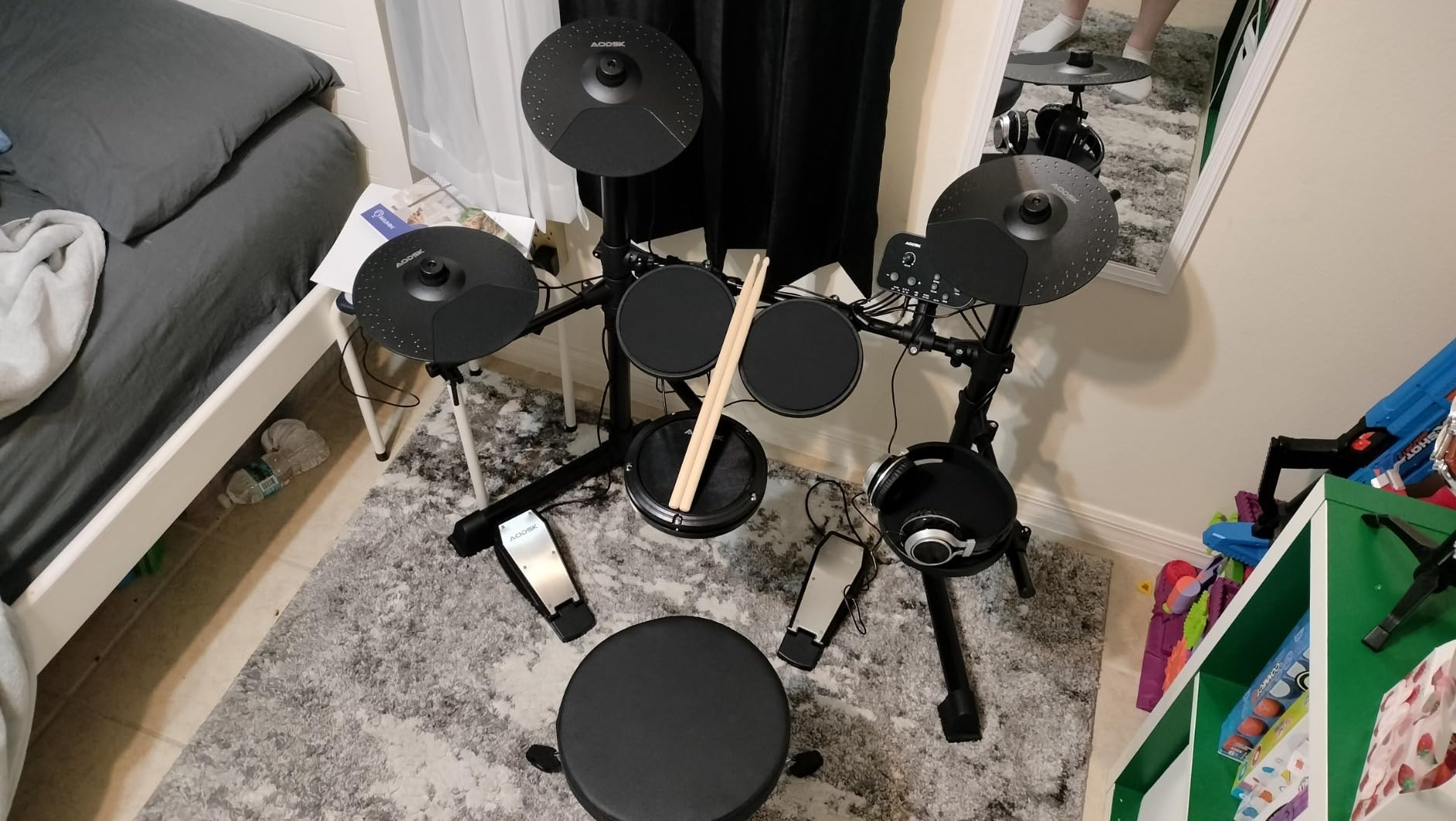 AODSK Electric Drum Set for Beginner with 150 Sounds,4 Quiet Drum Pads,2 Pedal,Throne,Sticks,Electronic Drum with Headphone,AED-400 customer photo 1