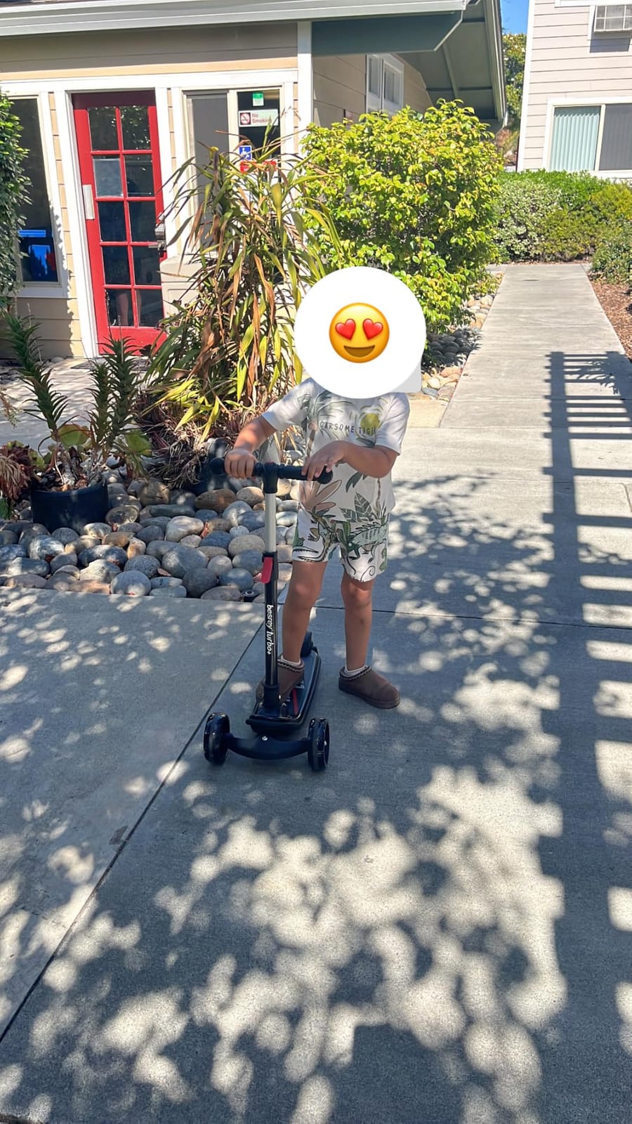 besrey 3 Wheel Scooter for Kids Ages 3-10 with 4 Adjustable Height | LED Light Wheels, Foldable Toddler Scooter, Extra Deck, Lean-to-Steer Design, Sturdy and Safe customer photo 2