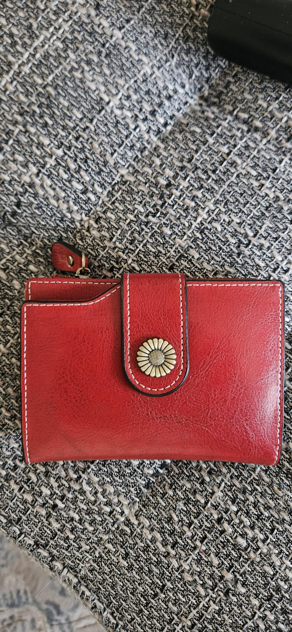 Women's Lightweight Genuine Leather Wallet, Includes Card Holders, RFID-Blocking, Lightweight, Photo & ID Holder, Green customer photo 1