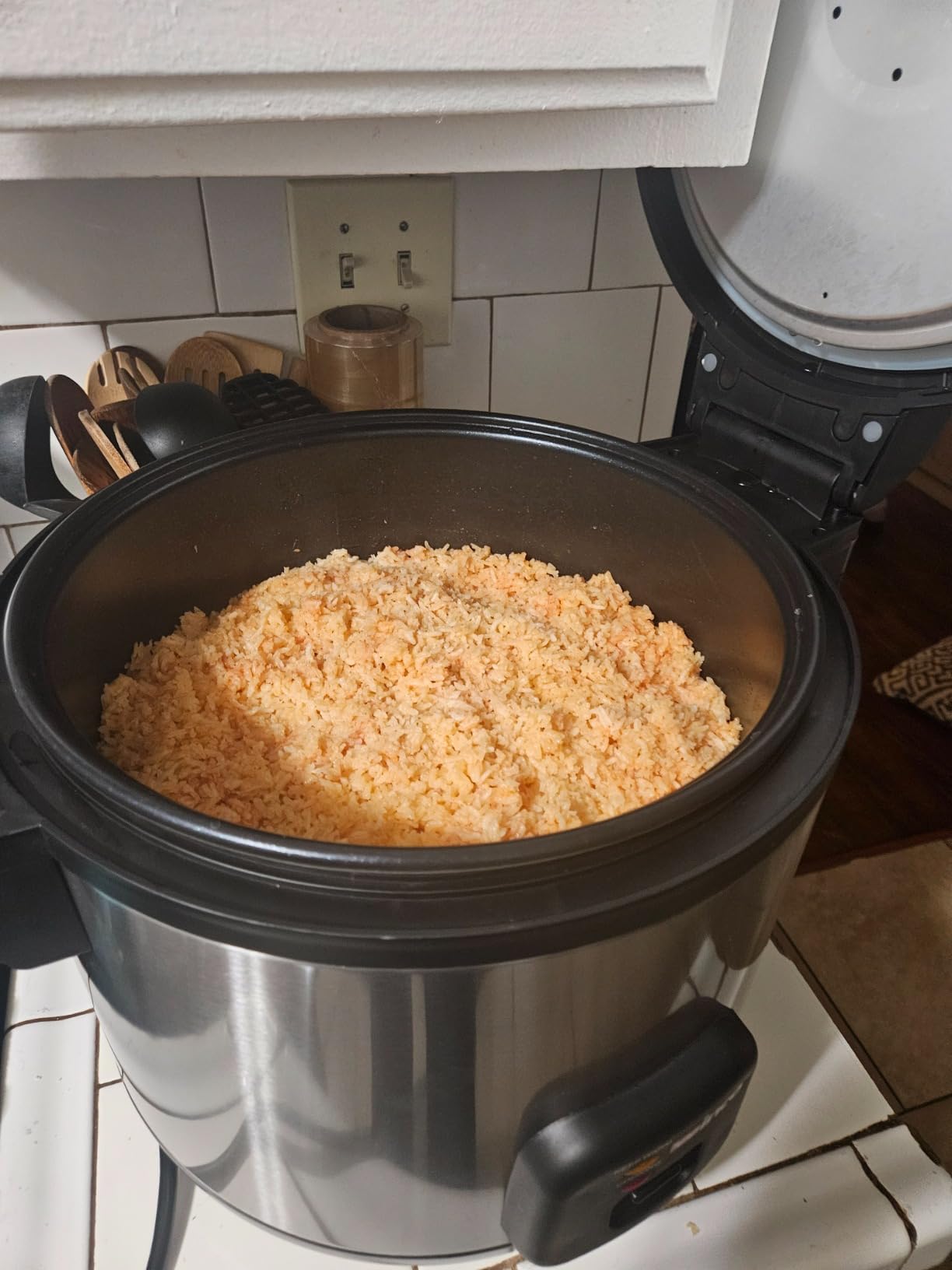 Winco 30 Cup Commercial-Grade Electric Rice Cooker | 1550W power, Foodservice, Great for Rice, Batch Cooking and Buffets customer photo 1