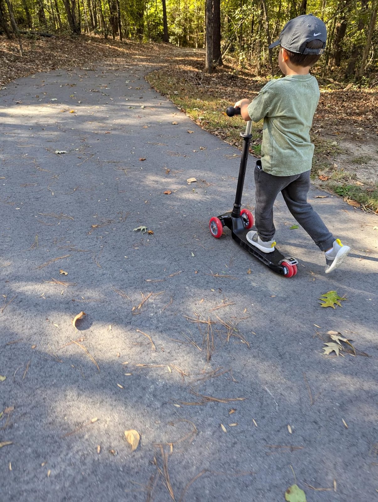 Lifemaster Mini 3-Wheel Kids Scooter with Multi-Color Wheel Lights - 4-Height Adjustable Handlebar, Wide Anti-Slip Deck, Child Safety Certified, Boys & Girls Ages 2+ Supports Up to 110 lbs customer photo 2