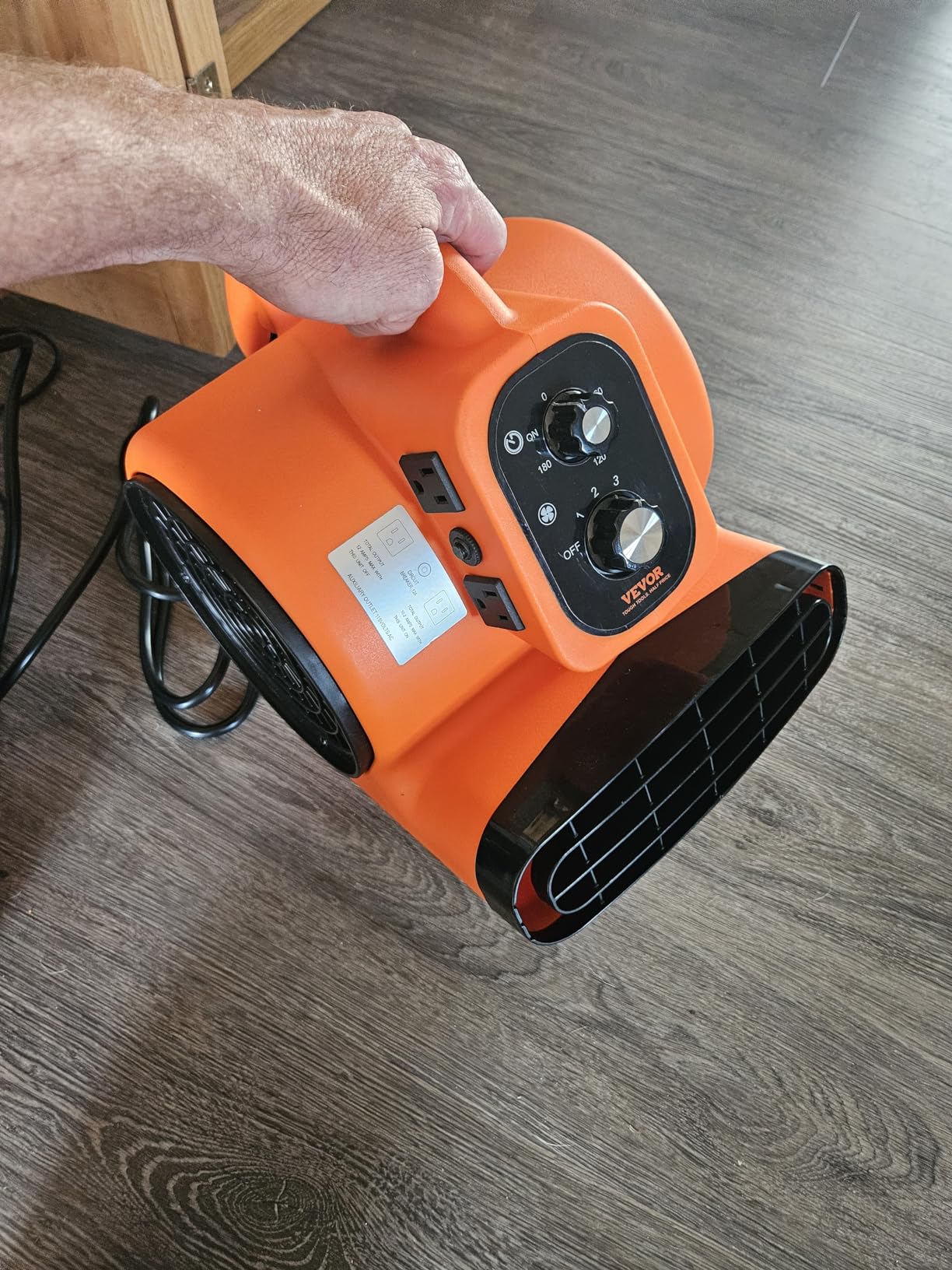 VEVOR Air Mover, 1/4 HP 1000 CFM Carpet Dryer for Cooling and Ventilating | Portable Floor Blower Fan, 4 Blowing Angles and Time Function, Adjustable Blow Angle for Janitorial, Home, Commercial Use customer photo 1