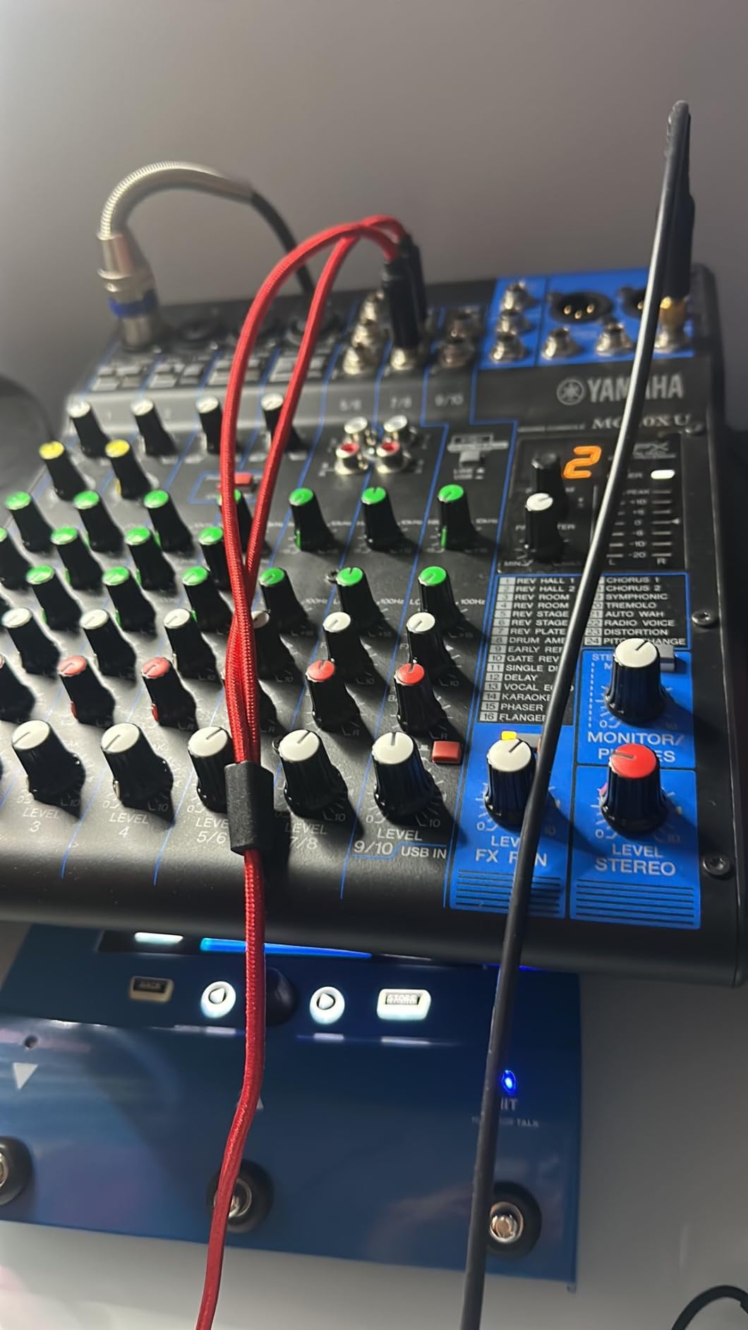 Yamaha MG10XU 10-Channel Analog Mixer, with 4 Microphone Preamps, 3 Dedicated Stereo Line Channels, 1 Aux Send, EQ, 1-knob Compressors, and Digital Effects | 4 D-Pre Mic Preamps, 1-Knob Compressors, USB 2-In/2-Out, Plus 48V customer photo 1