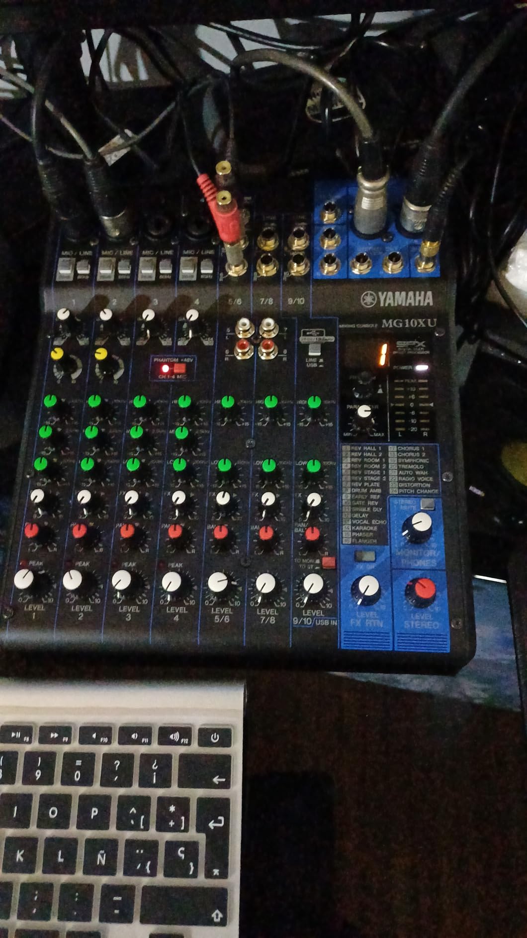 Yamaha MG10XU 10-Channel Analog Mixer, with 4 Microphone Preamps, 3 Dedicated Stereo Line Channels, 1 Aux Send, EQ, 1-knob Compressors, and Digital Effects | 4 D-Pre Mic Preamps, 1-Knob Compressors, USB 2-In/2-Out, Plus 48V customer photo 2