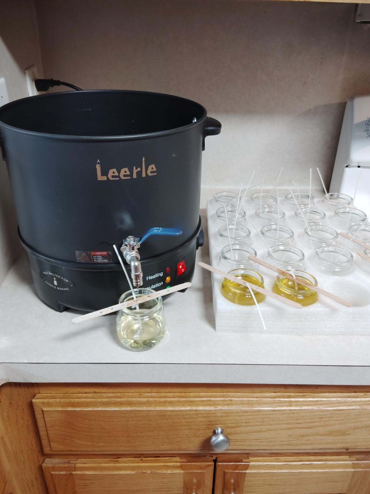 Leerie 20Lbs Commercial Wax Melter for Candle Making, L10 Extra Large Electric Wax Melting Pot Kit for Candle Making Business with Heating Core Brass Spout & Temp Control & Heat Resistant Handle customer photo 2