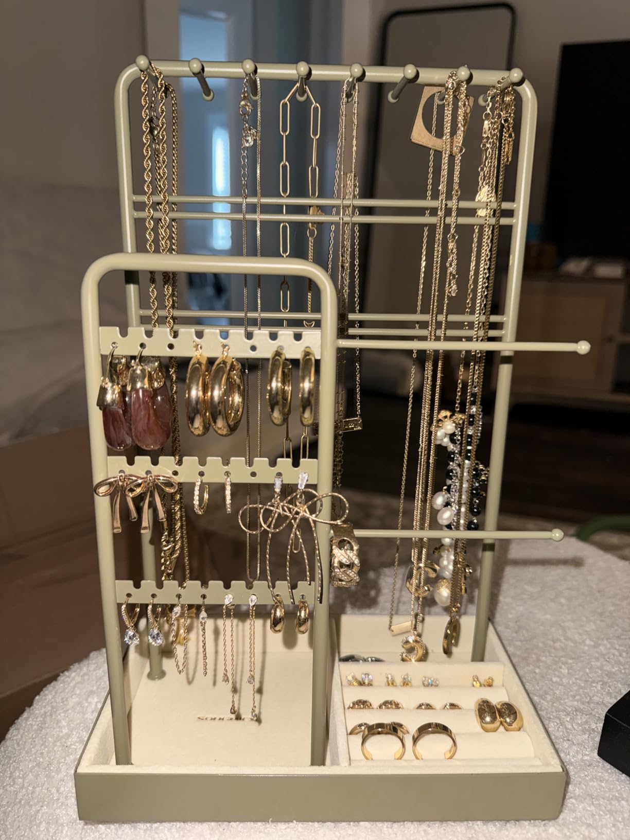 SONGMICS Necklace Holder, Jewelry Stand Holder Organizer, Jewelry Display with Metal Frame, Velvet Tray, Earring Bracelet Holder, Pale Gold customer photo 1