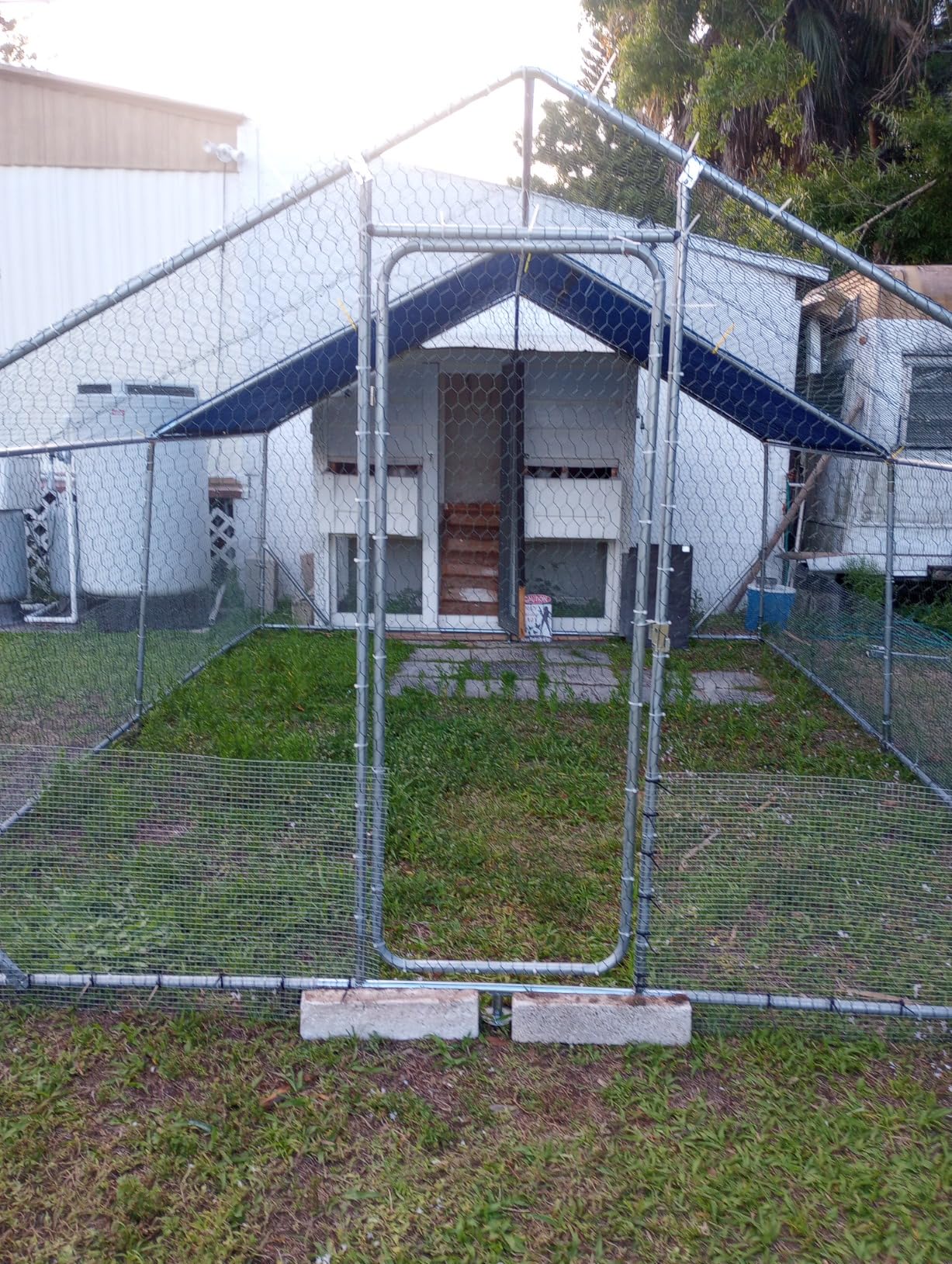 Sino Luban Large Metal Chicken Coop Run for 10 Chickens/Ducks, Chicken Runs for Yard with Waterproof Cover, Chicken Enclosure Chicken Pen Outdoor, Walk-in Poultry Cage (Upgrade wall Support Brace) customer photo 1