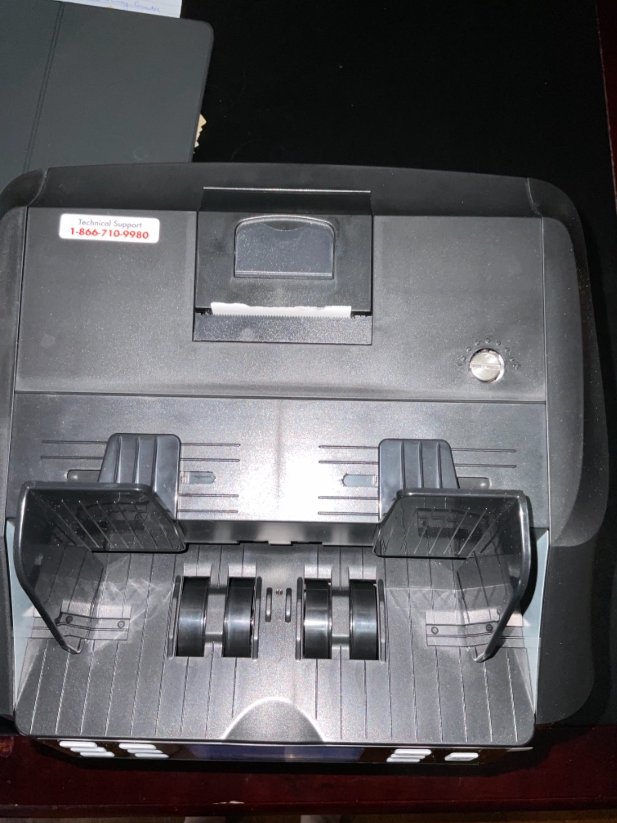 KOLIBRI Money Counter Machine I LCD Display I Business Grade I Advanced IR/UV/MG/MT/DD/HLF Detection I Mixed Denomination (USD) I 1,200 Notes/Min I 3-Year Warranty I KBR-1500 V2 customer photo 2