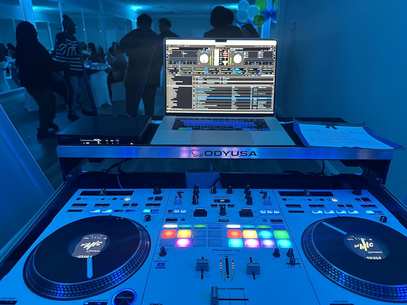 CHAUVET DJ ILS Command Lighting Controller | Sound-Activated Music Sync | Instant Show Creation | Master Control Hub for ILS-Compatible Lighting Fixtures and Simplified Performance Control customer photo 1
