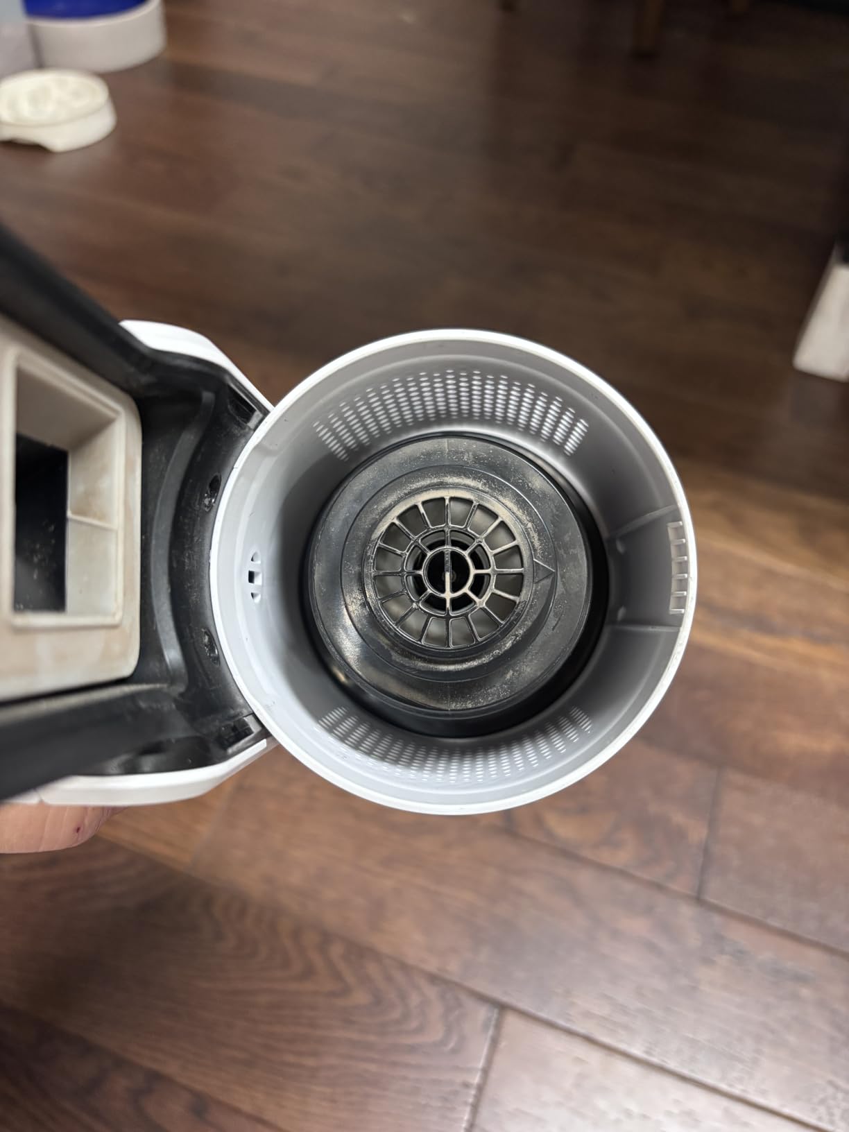 Levoit Cordless Vacuum Cleaner, Anti-Tangle for Pet Hair, Up to 50 Minutes | Powerful Suction, Lightweight, Rechargeable, Versatile for Carpets & Hard Floors, 180° Lay-Flat Design, LVAC-200 customer photo 1