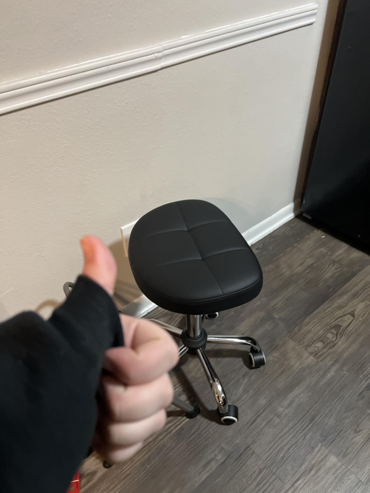 Black Minimalist Swivel Stool with Wheel Perfect for Work SPA Shop Massage Height-Adjustable and Cost-Effective Rolling Stool Chair with Square Seat customer photo 1