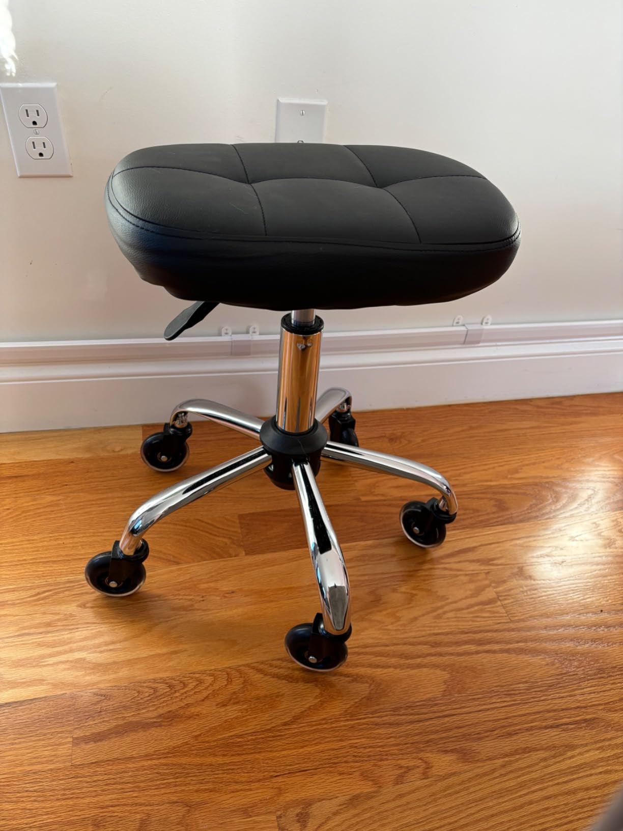 Black Minimalist Swivel Stool with Wheel Perfect for Work SPA Shop Massage Height-Adjustable and Cost-Effective Rolling Stool Chair with Square Seat customer photo 2