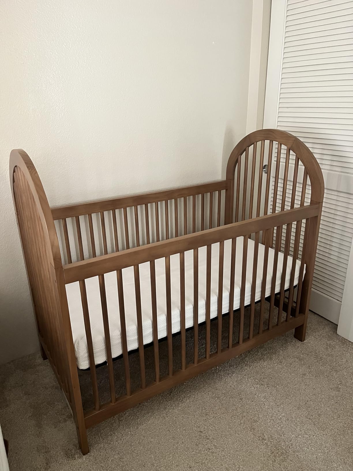 Soho Baby Everlee Convertible Island Crib, Honey Wood customer photo 1