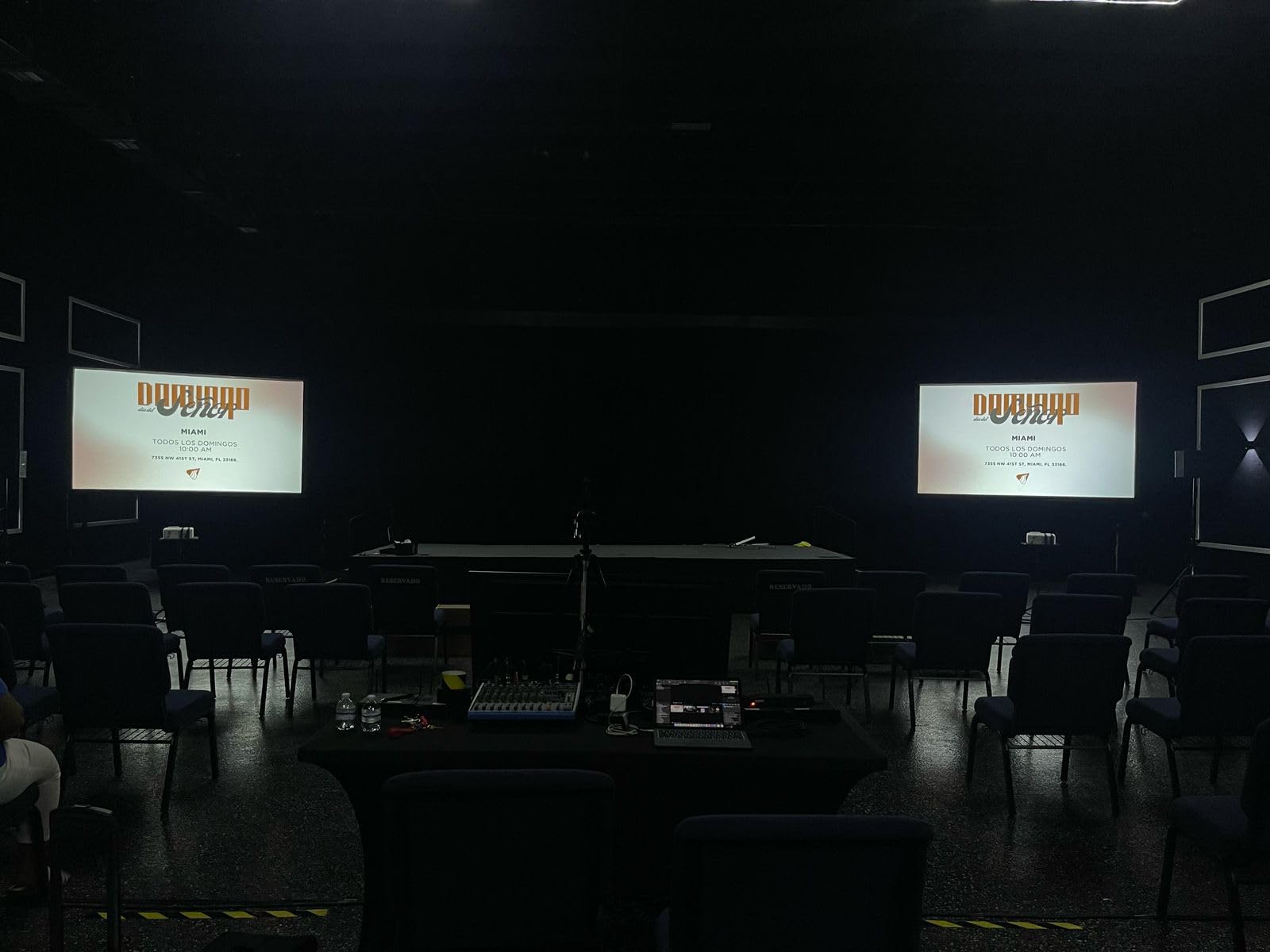 ViewSonic LS740HD 1080P Laser Projector, 5500 Lumens, Full HD Home Theater | Optical Zoom, Keystone, Corner Adjustment, Golf Simulation, Classroom, Auditorium, Ceiling Mount, 360 Projection, Quick Setup customer photo 1