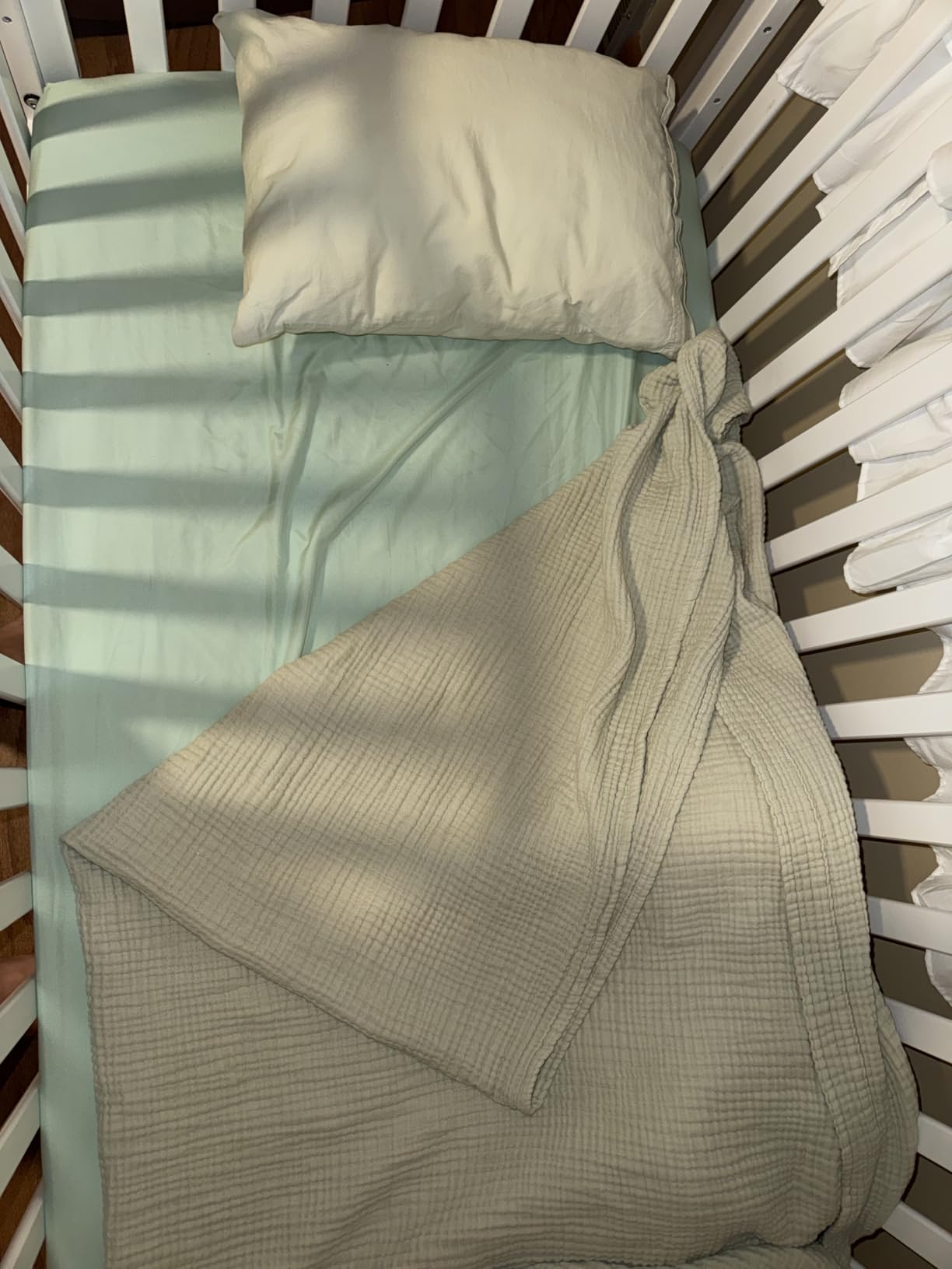 Bedsure 100% Cotton Muslin Blanket King Size for Bed - 4-Layer Lightweight Breathable Summer Gauze Muslin Blanket for Adults, Soft Thin Bedspread Coverlet All Season, Linen Beige, 108x90 Inches customer photo 2