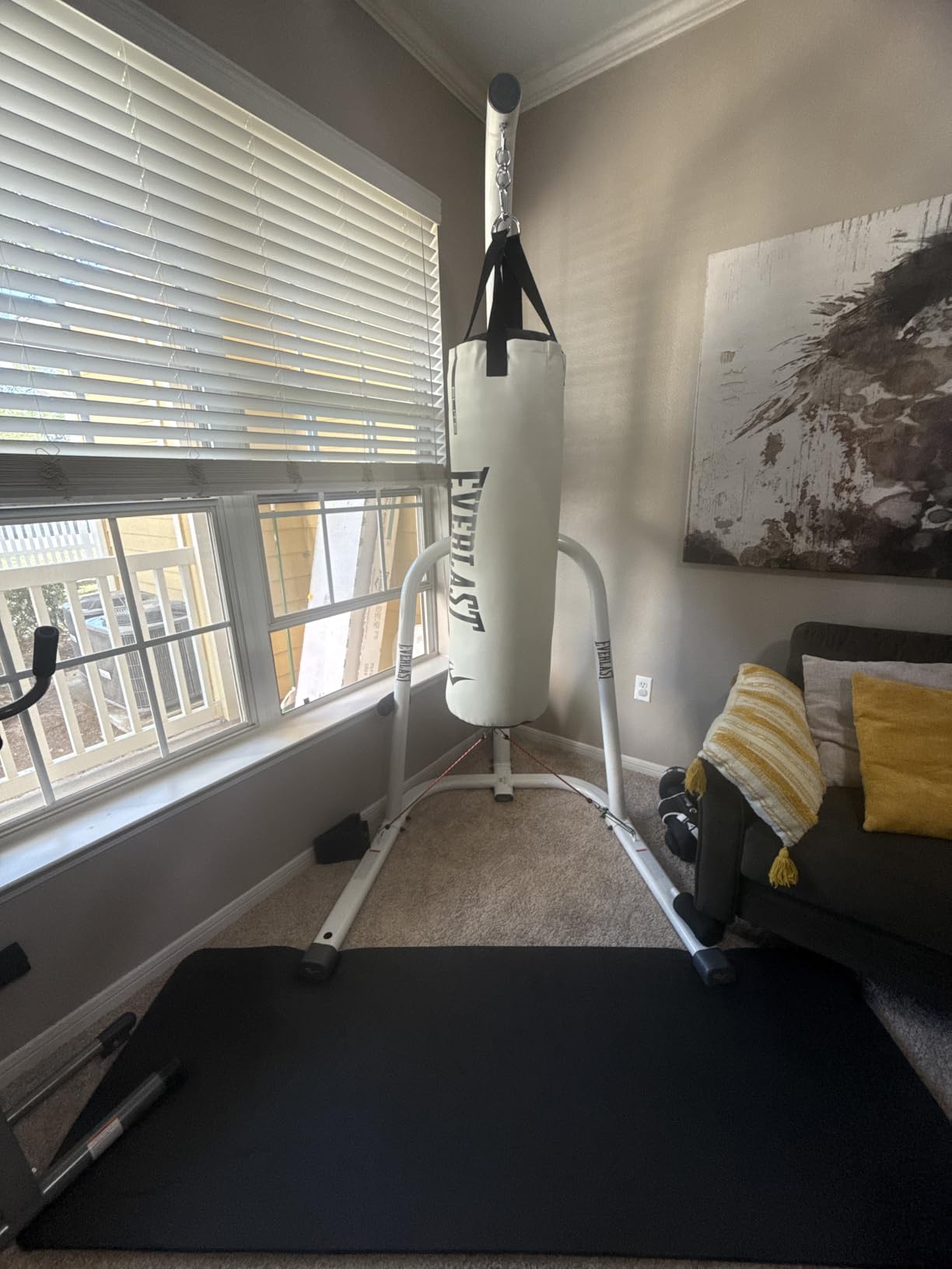 Everlast Elite Punching Bag | Durable Boxing MMA, Adults | Muay Thai customer photo 2