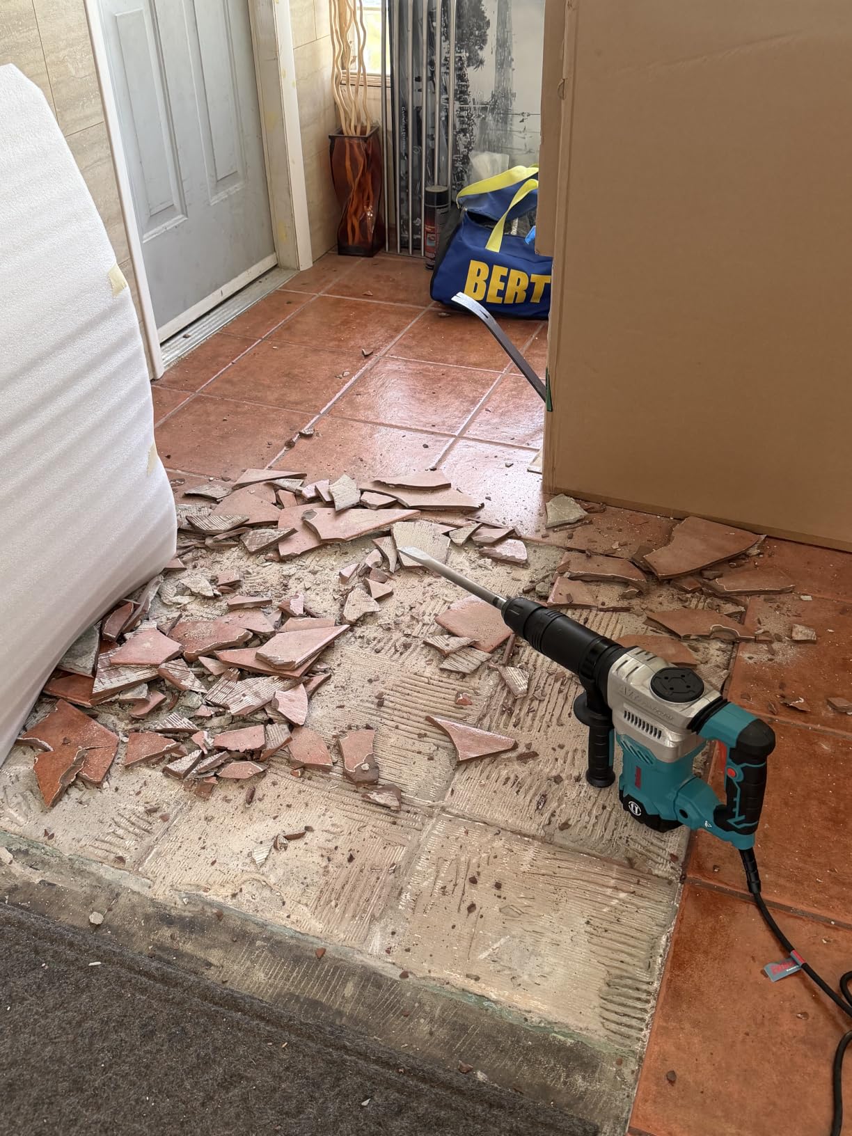 ENEACRO SDS-Max Demolition Jack Hammer, 11 Amp Electric, Lightweight, Aluminum Alloy Shell, Vibration Control customer photo 1