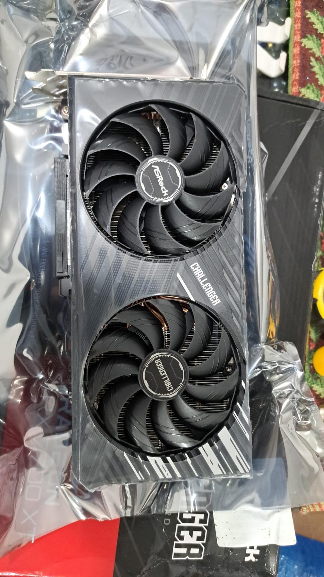 ASRock Radeon RX 7700 XT Challenger 12GB OC Graphics Card, AMD RDNA 3 Architecture, 12GB GDDR6, 2584 MHz Boost Clock, 3X DisplayPort 2.1, 1x HDMI 2.1, Dual Fan Cooling customer photo 2