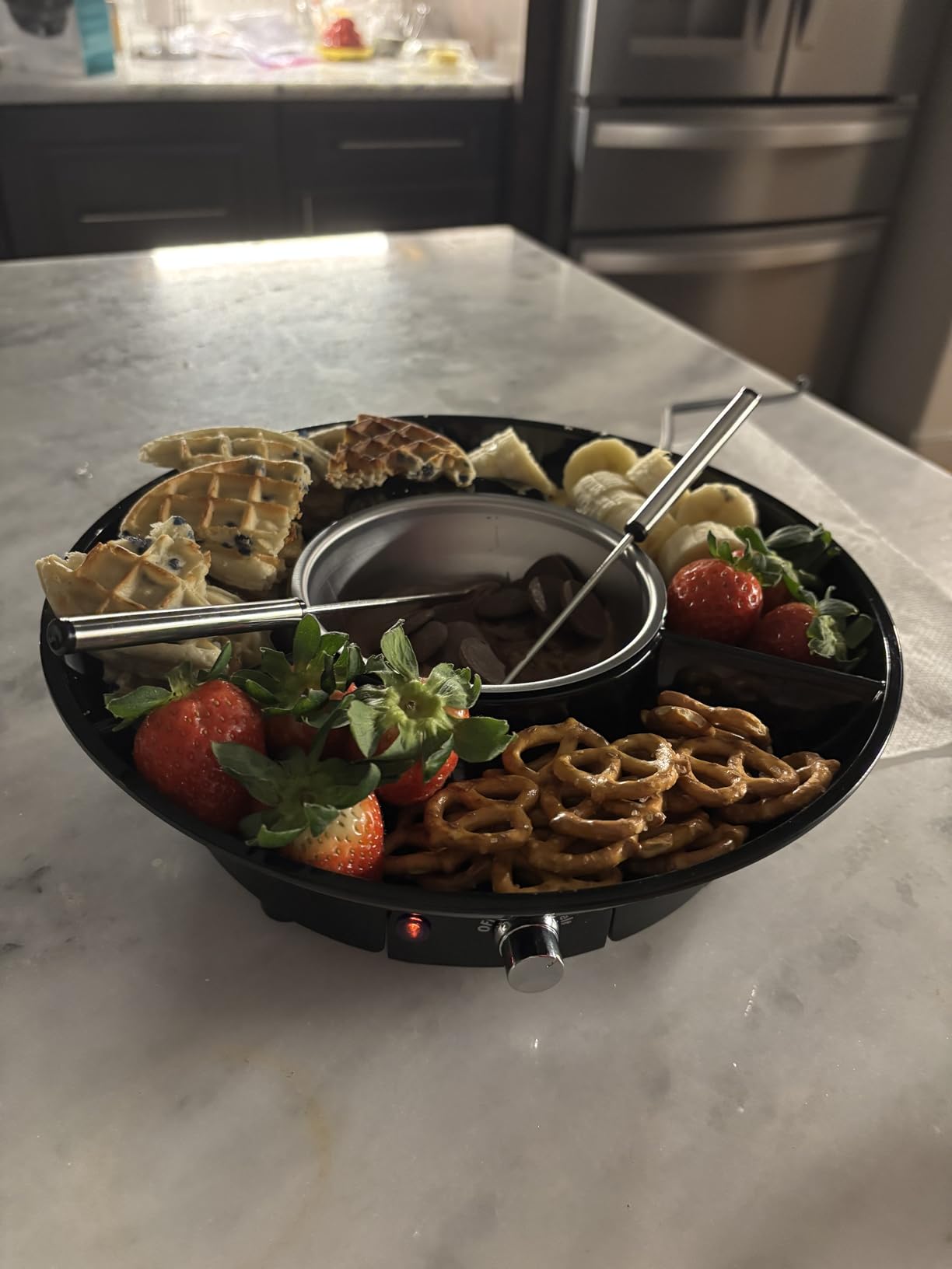 Nostalgia Electric Fondue Party Set - 10 oz Melting Pot, 4 Roasting Forks, & Detachable Serving Tray - Melted Cheese, Chocolate, or Dessert - Black customer photo 1