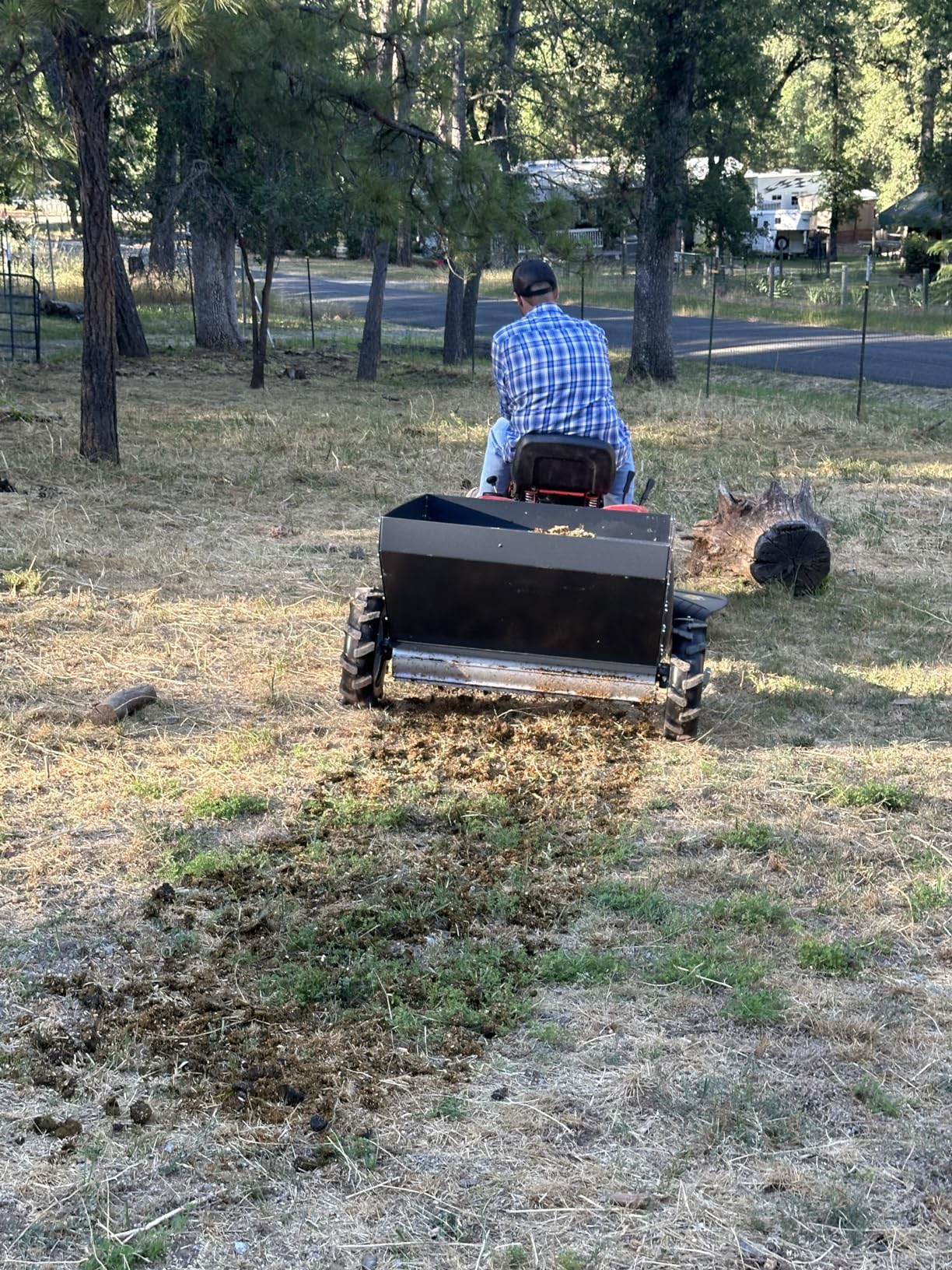 Titan Attachments Compact Manure Spreader, Rated 8.7 Cu. FT, Utility Tow-Behind ATV/UTV Lawn Tractor Spreader customer photo 1