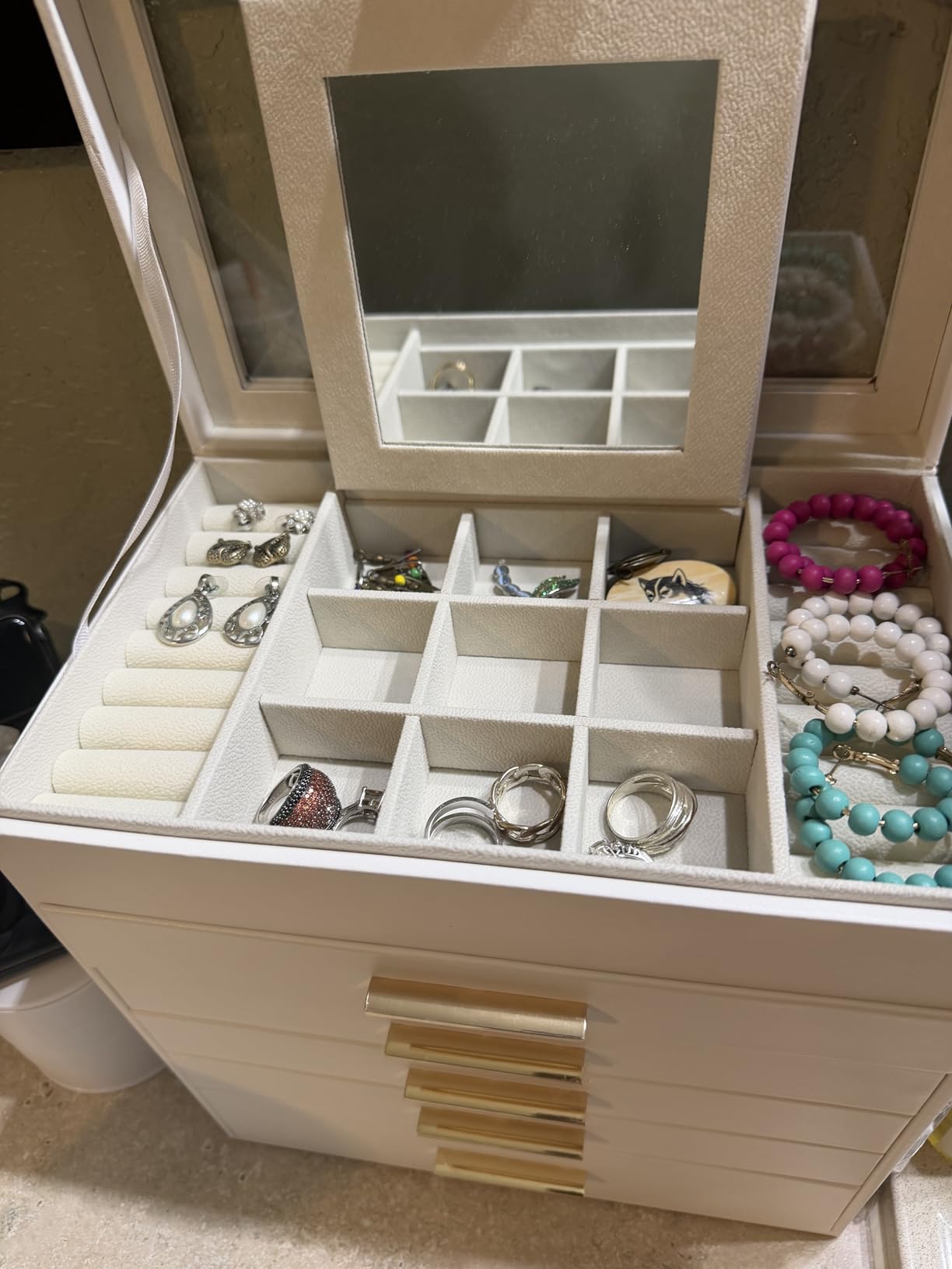 BOOVO Jewelry Boxes for Women, White and Black 6 Layer Large Jewelry Box for Necklace, Bracelet, Earrings, Rings Storage, Jewelry holder Organizer for Girls Gift (Clear Black, 6 layer) customer photo 1