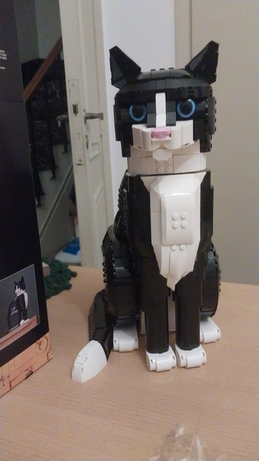 LEGO Ideas Tuxedo Cat - Building Sets for Adults, Ages 18+ - DIY Crafts Kit for Home Decor, Living Room or Bedroom - Gift for Animal Lovers - 21349 customer photo 2