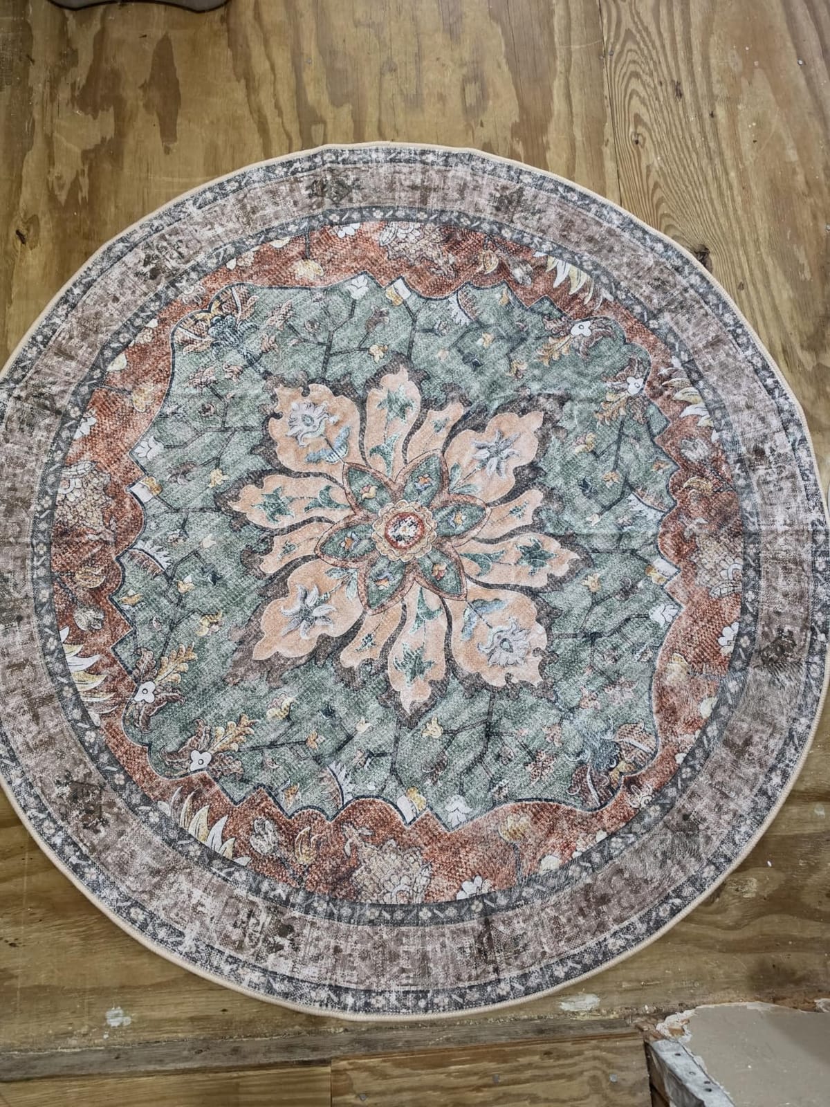RELEANY Washable Area Rug, Round 6ft, Brick/Brown/Green | Non-Slip, Water Repellent, Pet Friendly, Easy to Clean, Vintage Floral Boho Decor for Living Room Bedroom Dining Room customer photo 1
