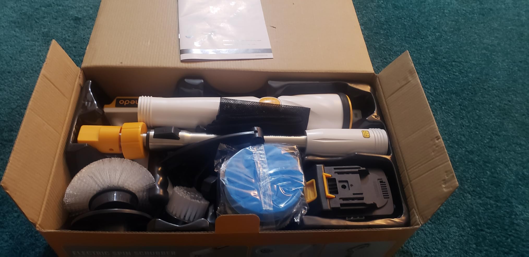 Qimedo Electric Spin Scrubber Q2, 4000mAh Battery, 1500RPM High Power | Floor Scrubber Machine with Long Handle, Cordless Cleaning Brush, 8 Brush Heads and Smart Display for Showers, Tubs and Tile customer photo 1