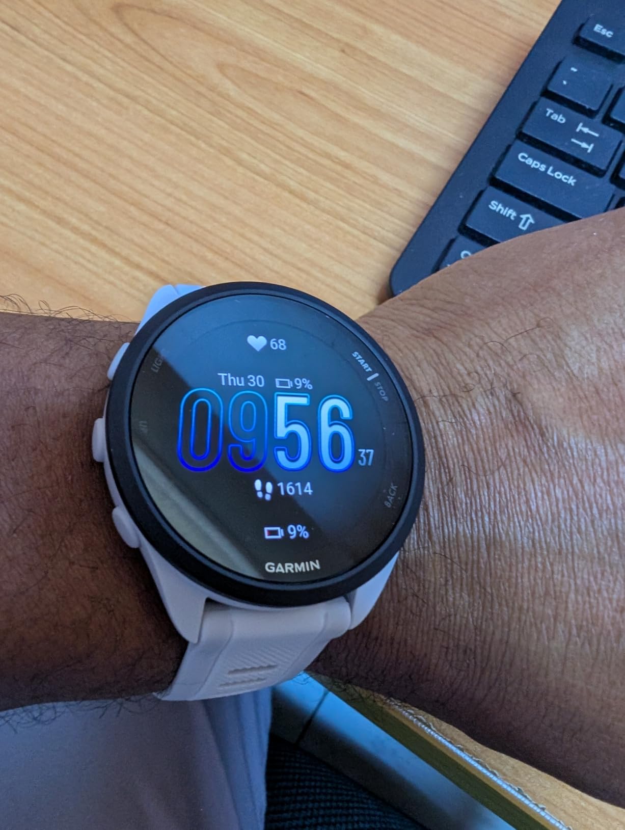 Garmin Forerunner 165, Running Smartwatch, Colorful AMOLED Display, Training Metrics and Recovery Insights, Black | Built-in GPS, Training Metrics and Recovery, Up to 11 Days Battery, 19 Hr GPS, Water-Resistant 50m customer photo 1