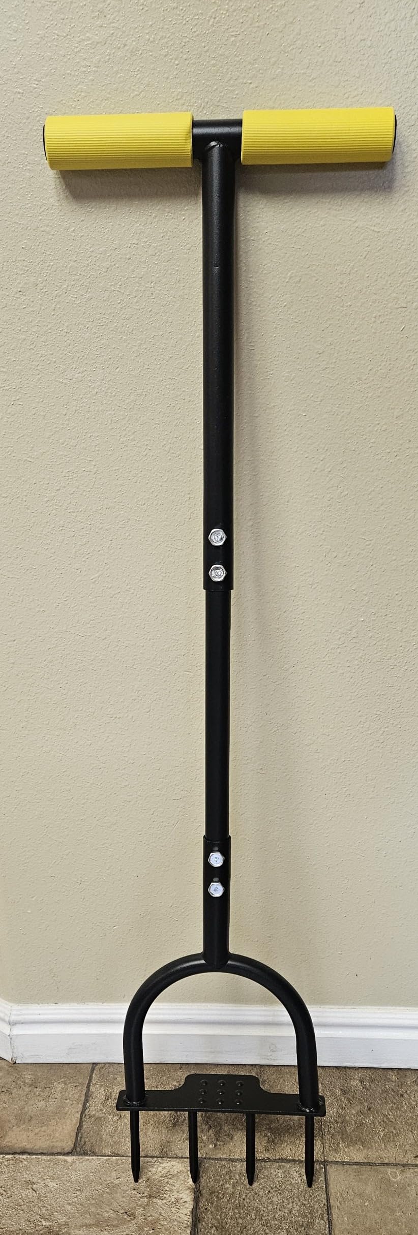 Lawn Aerator Tool 38inch, Heavy Duty Grass Spike Aerator for Compacted Soil Aeration, Manual Lawn Air Aerators Tool with Wide Foot Plate customer photo 1