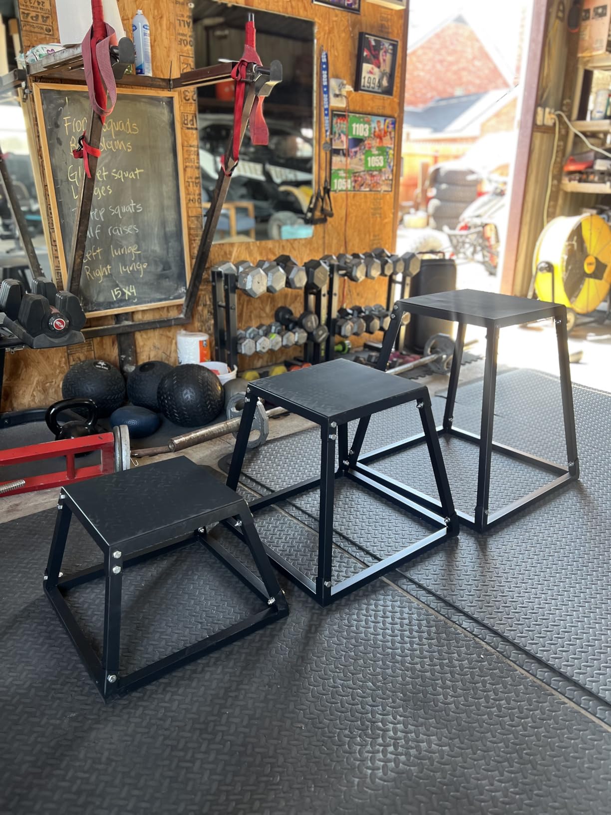 VEVOR Plyometric Jump Box, 18 Inch Plyo Box, Steel Plyometric Platform and Jumping Agility Box, Anti-Slip Fitness Exercise Step Up Box for Home Gym Training, Conditioning Strength Training customer photo 2